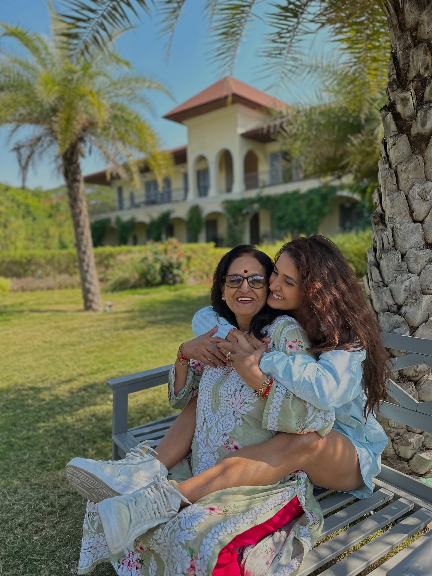 Shakti Mohan Celebrates Family Love