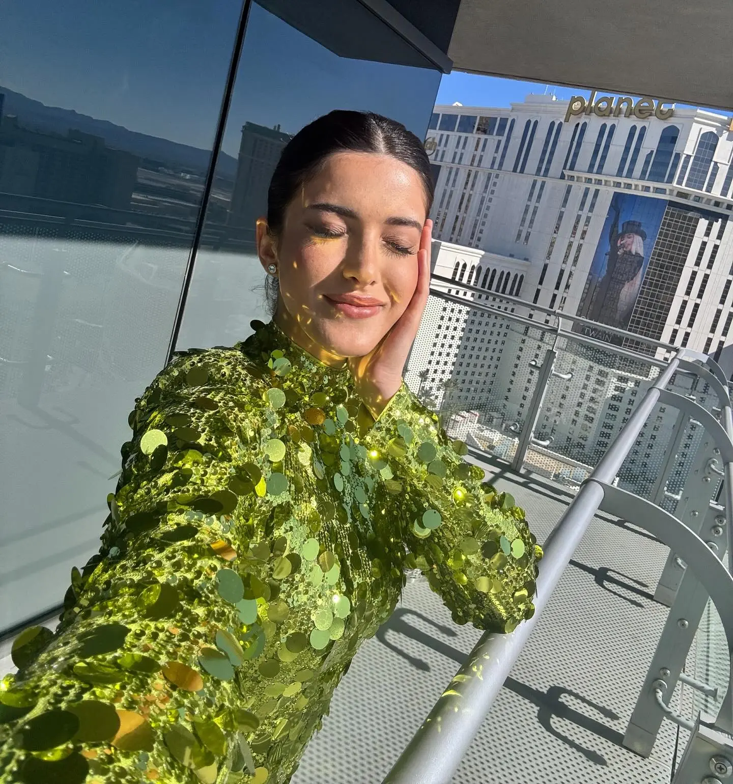 Shanaya Kapoor Captures Vibrant Moment Shooting VIBE