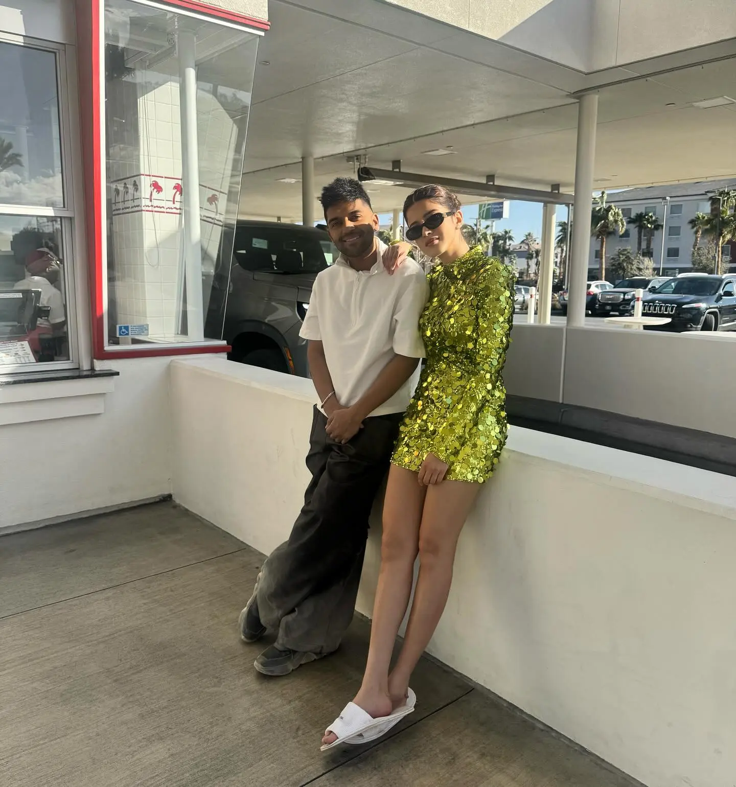 Shanaya Kapoor Captures Vibrant Moment Shooting VIBE