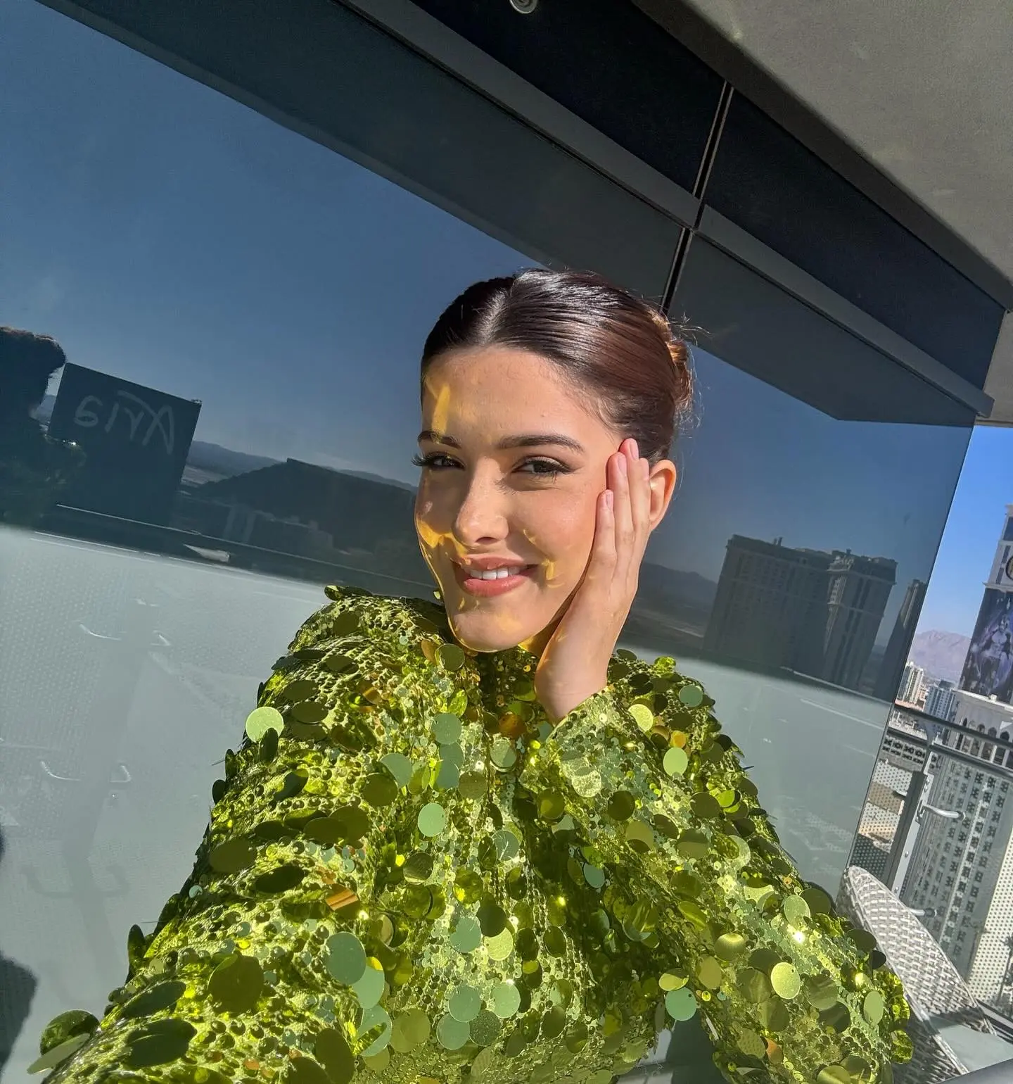 Shanaya Kapoor Captures Vibrant Moment Shooting VIBE
