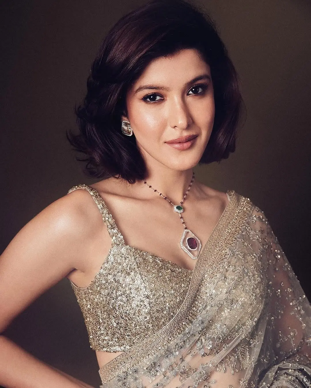 Shanaya Kapoor Gleams In Silver Elegance