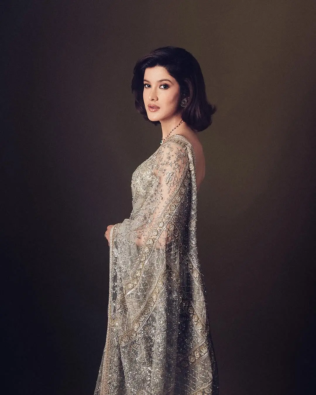 Shanaya Kapoor Gleams In Silver Elegance