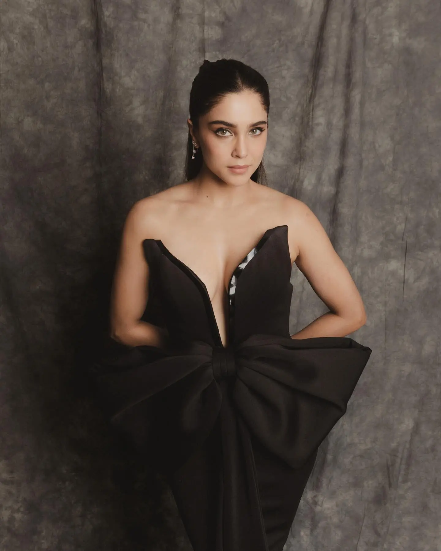 Sharvari Stuns At Zee Cine Awards 2025