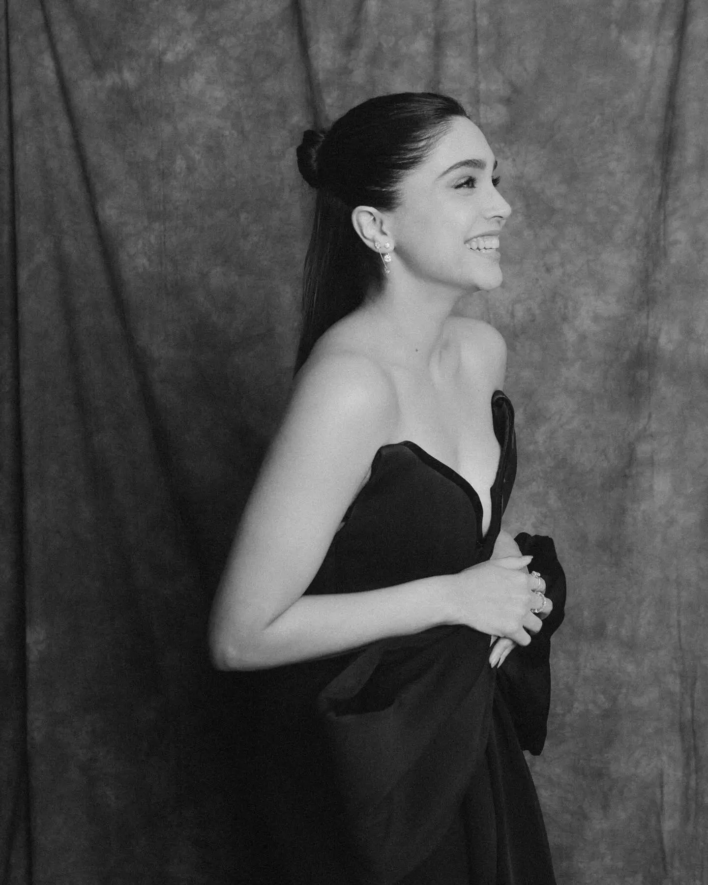 Sharvari Stuns At Zee Cine Awards 2025