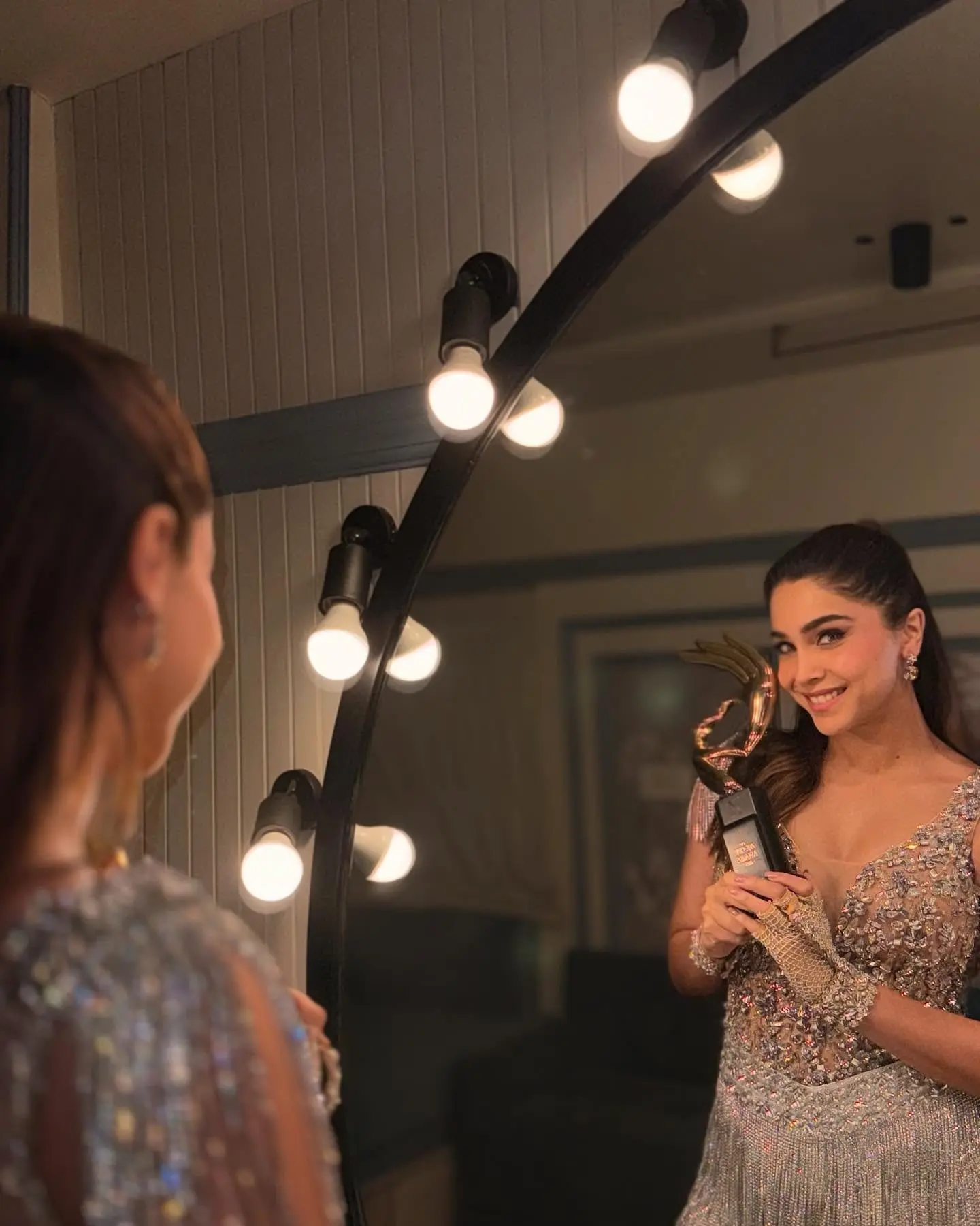 Sharvari Wins Outstanding Performer Award Sharvari's win at Zee Cine Awards marks a milestone, celebrating her remarkable film performance!