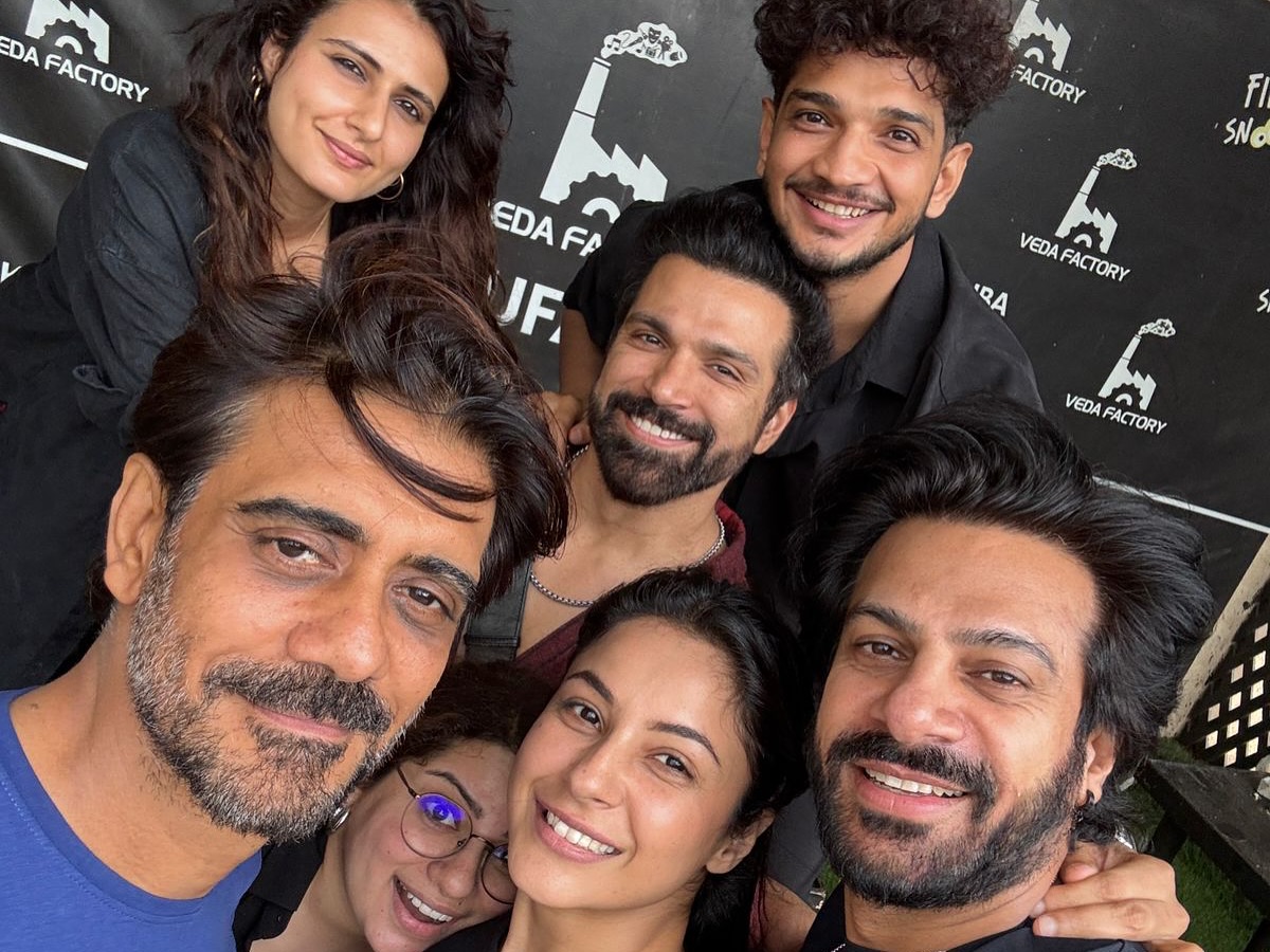 Shehnaaz Gill Celebrates Genuine Vibes With Friends