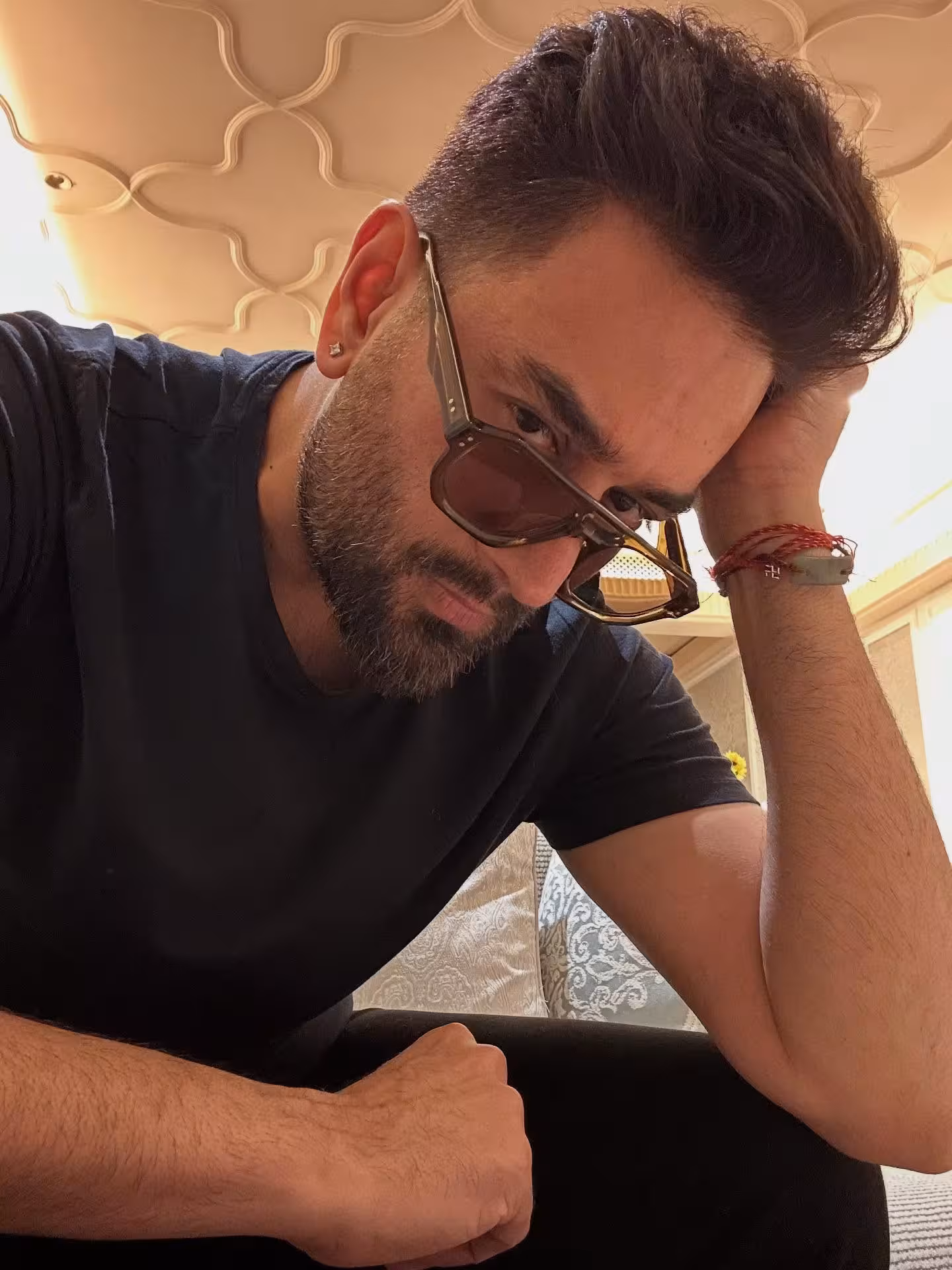 Shekhar Ravjiani's Pre-Gig Photoshoot Moment