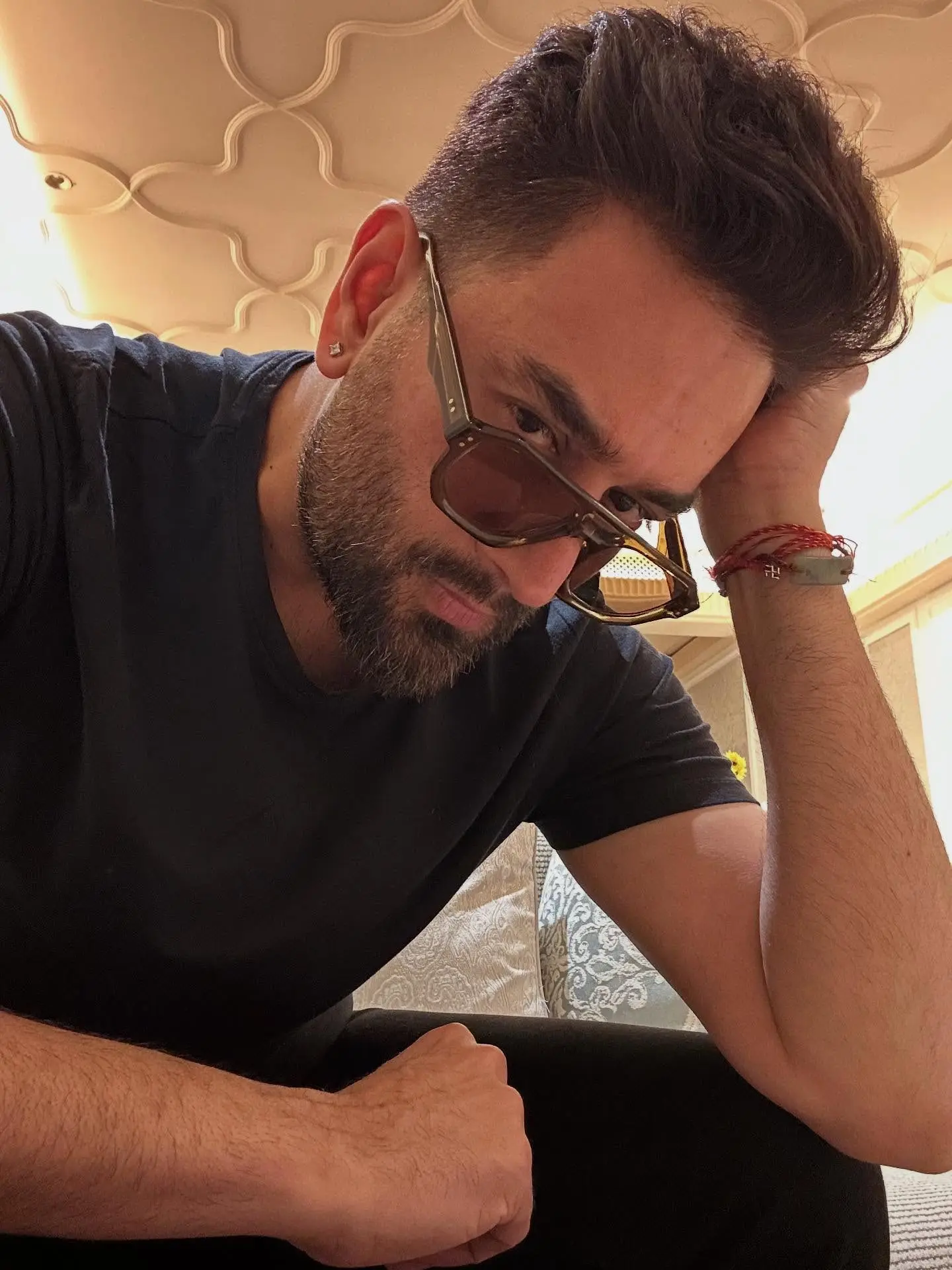 Shekhar Ravjiani's Pre-Gig Photoshoot Moment