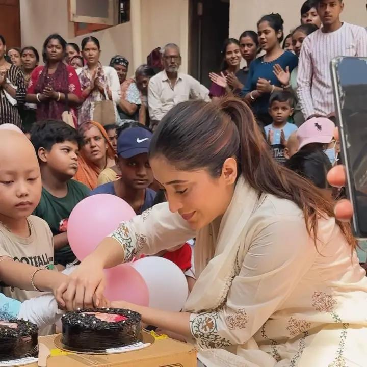 Shivangi Joshi’s Heartwarming Birthday Celebration