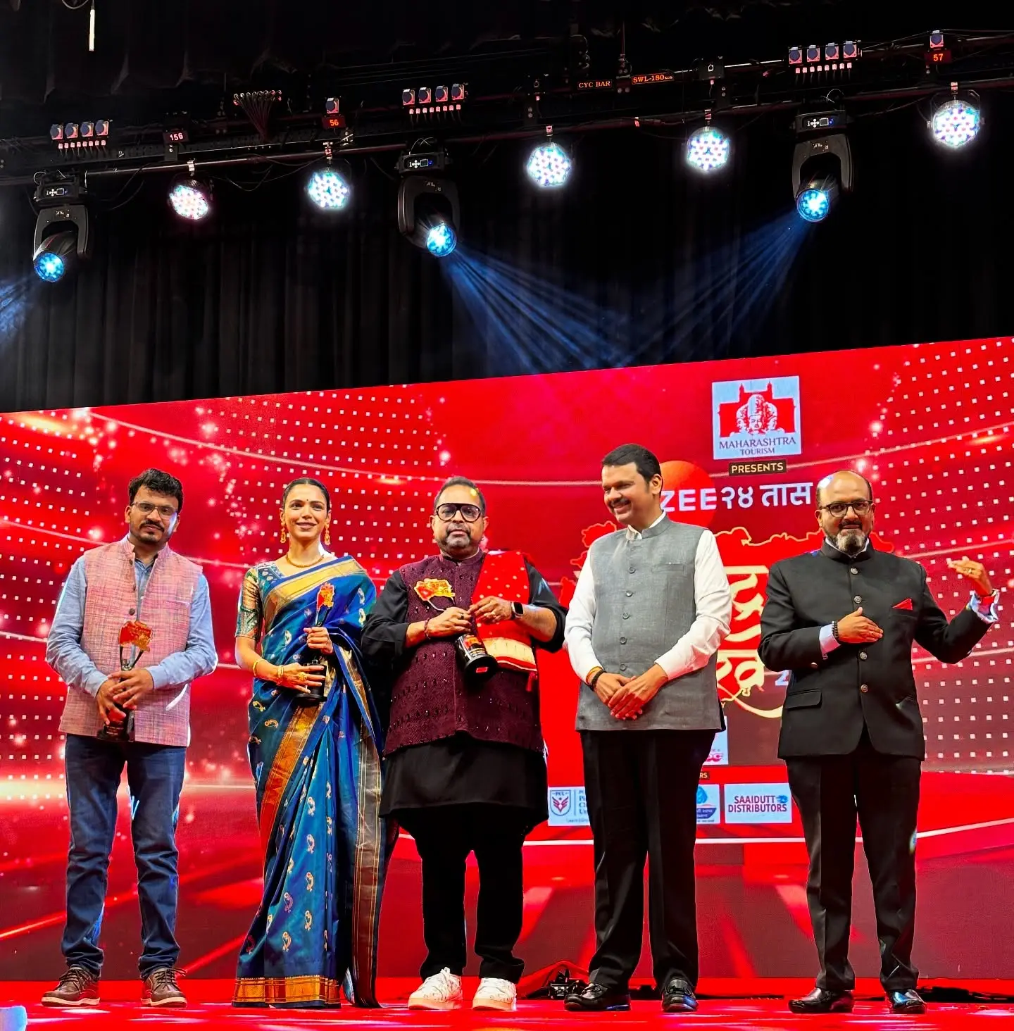 Shriya Pilgaonkar Receives Maharashtra Ratna Puraskar