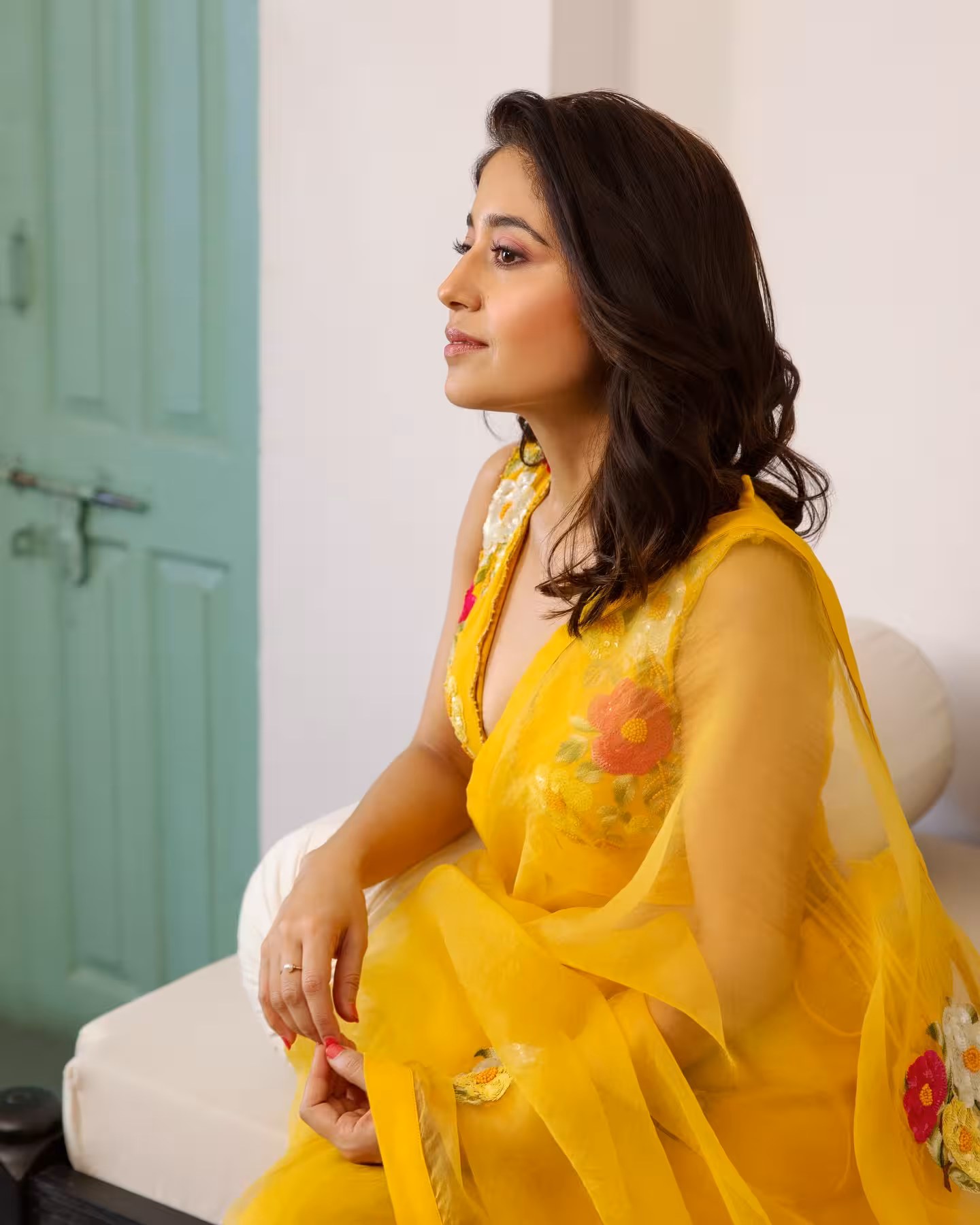 Shweta Tripathi Embraces Seasonal Style