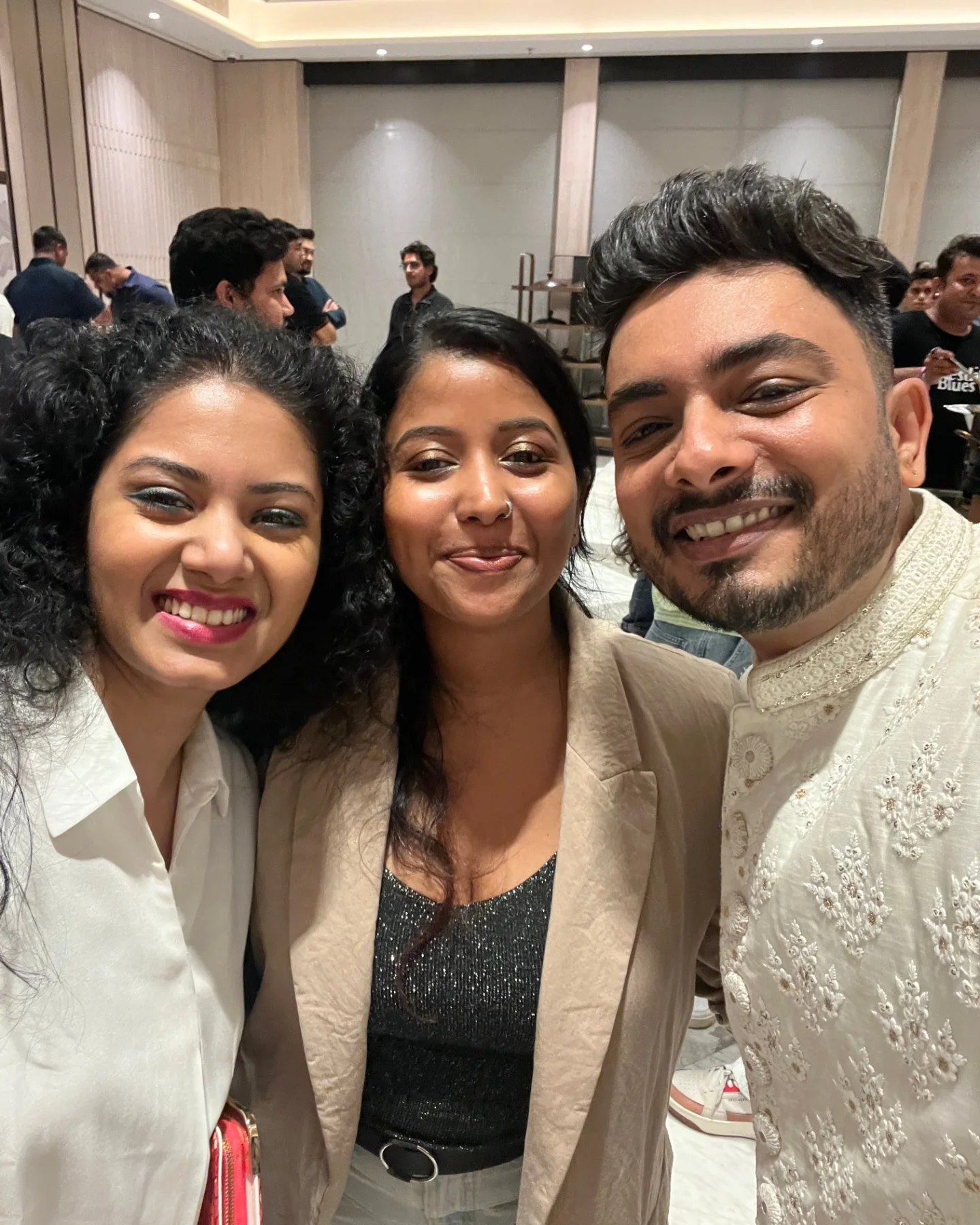 Singers Club Unites Voices Talented vocalists meet for a vibrant night of friendship, music, and memorable smiles!!!
