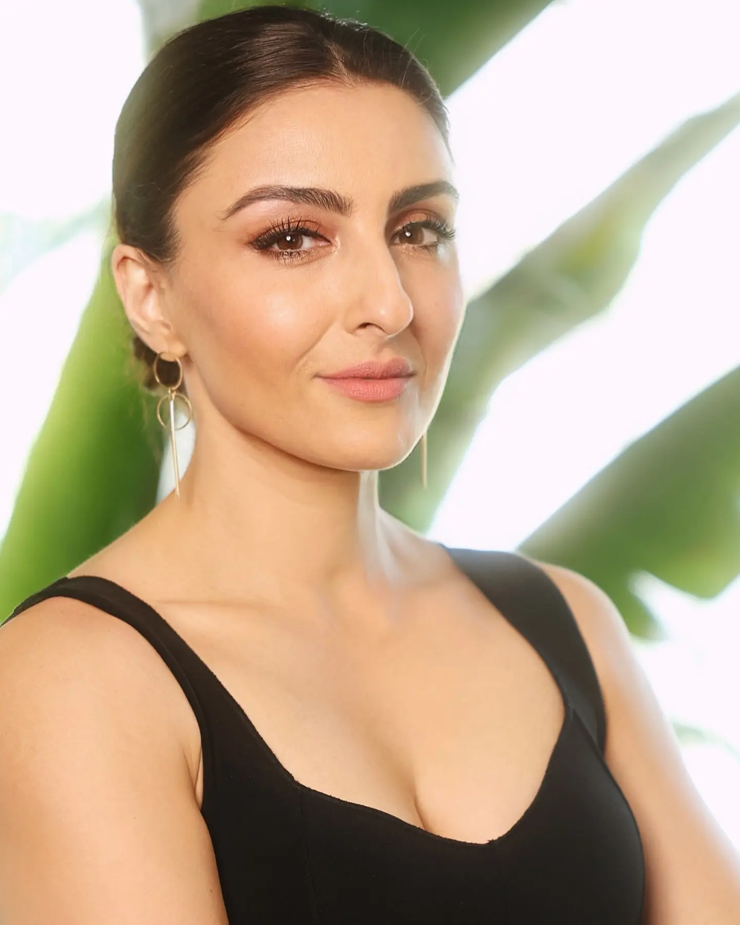 Soha Ali Khan Embraces Dark Leafy Era In Striking Style