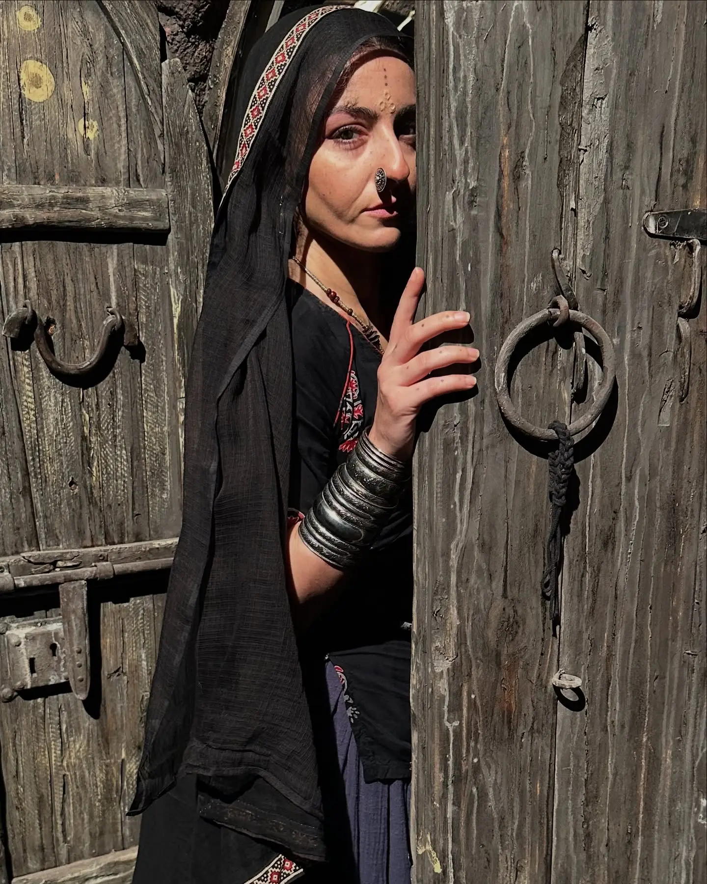 Soha Ali Khan On And Off Set With Daasi