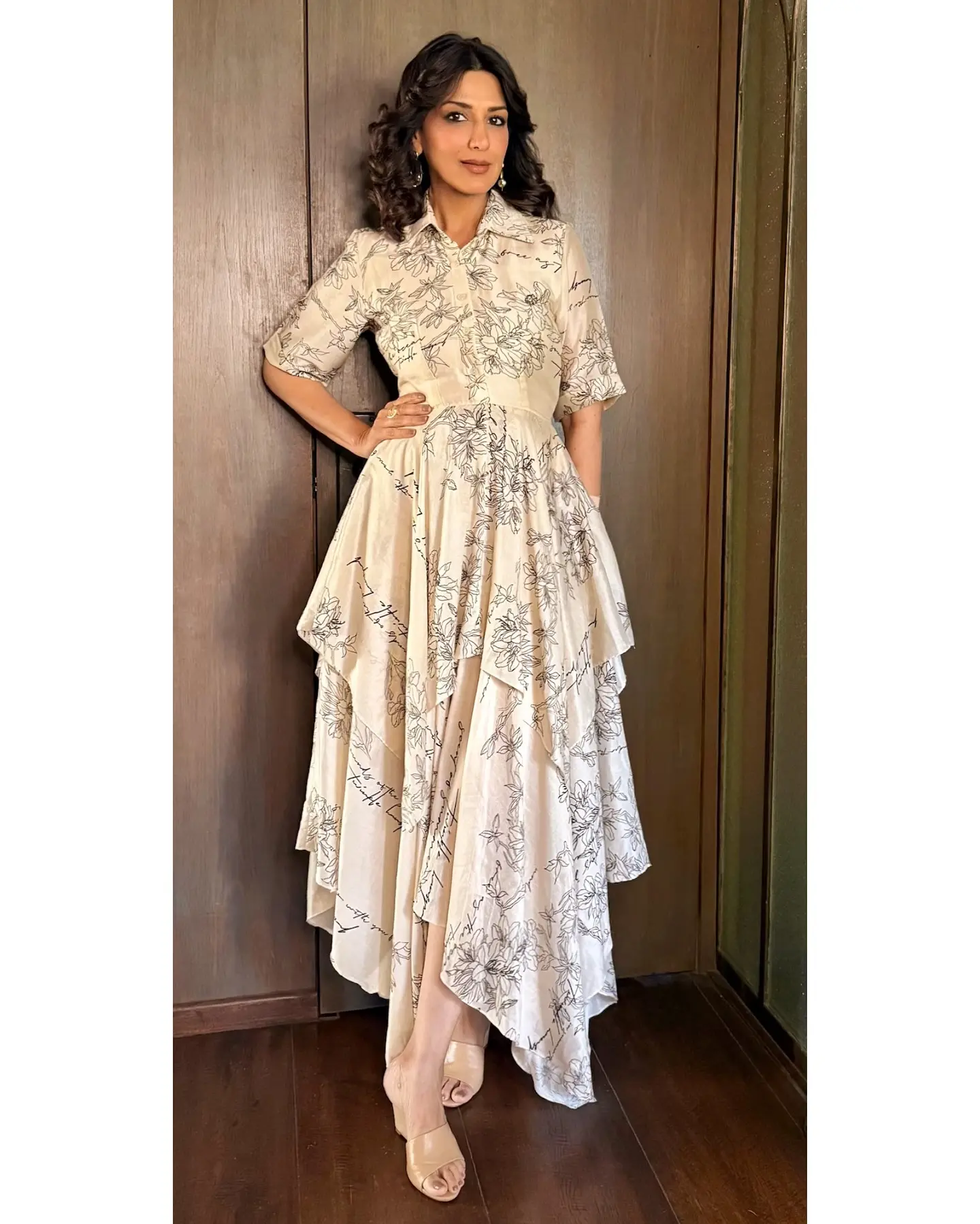Sonali Bendre Radiates Summer Glow Iconic actress Sonali Bendre dazzles with a luminous summer vibe and timeless elegance.