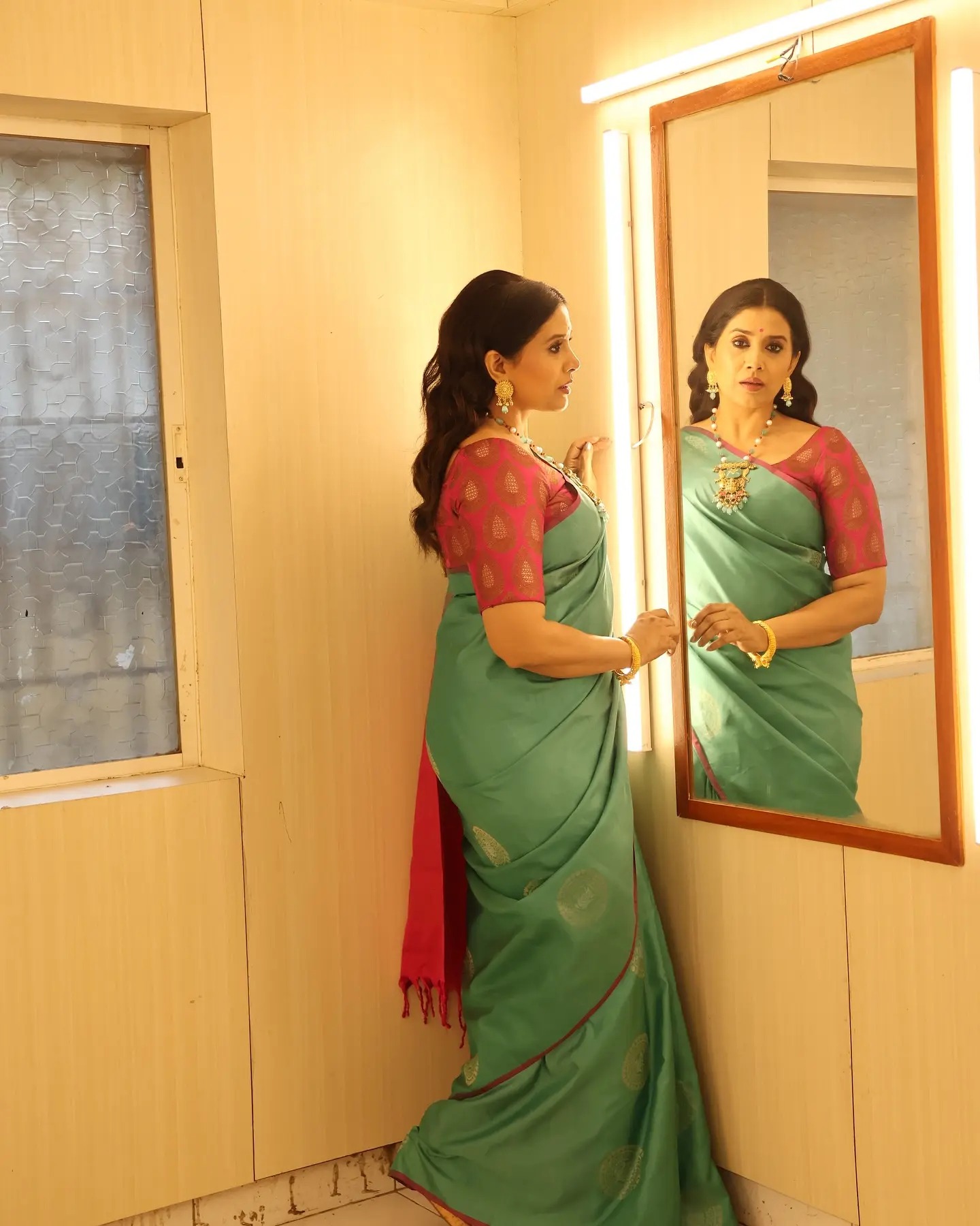 Sonali Kulkarni Shines In Ethereal Nighttime Look Celestial charm meets timeless elegance in a look styled with precision and subtle allure!