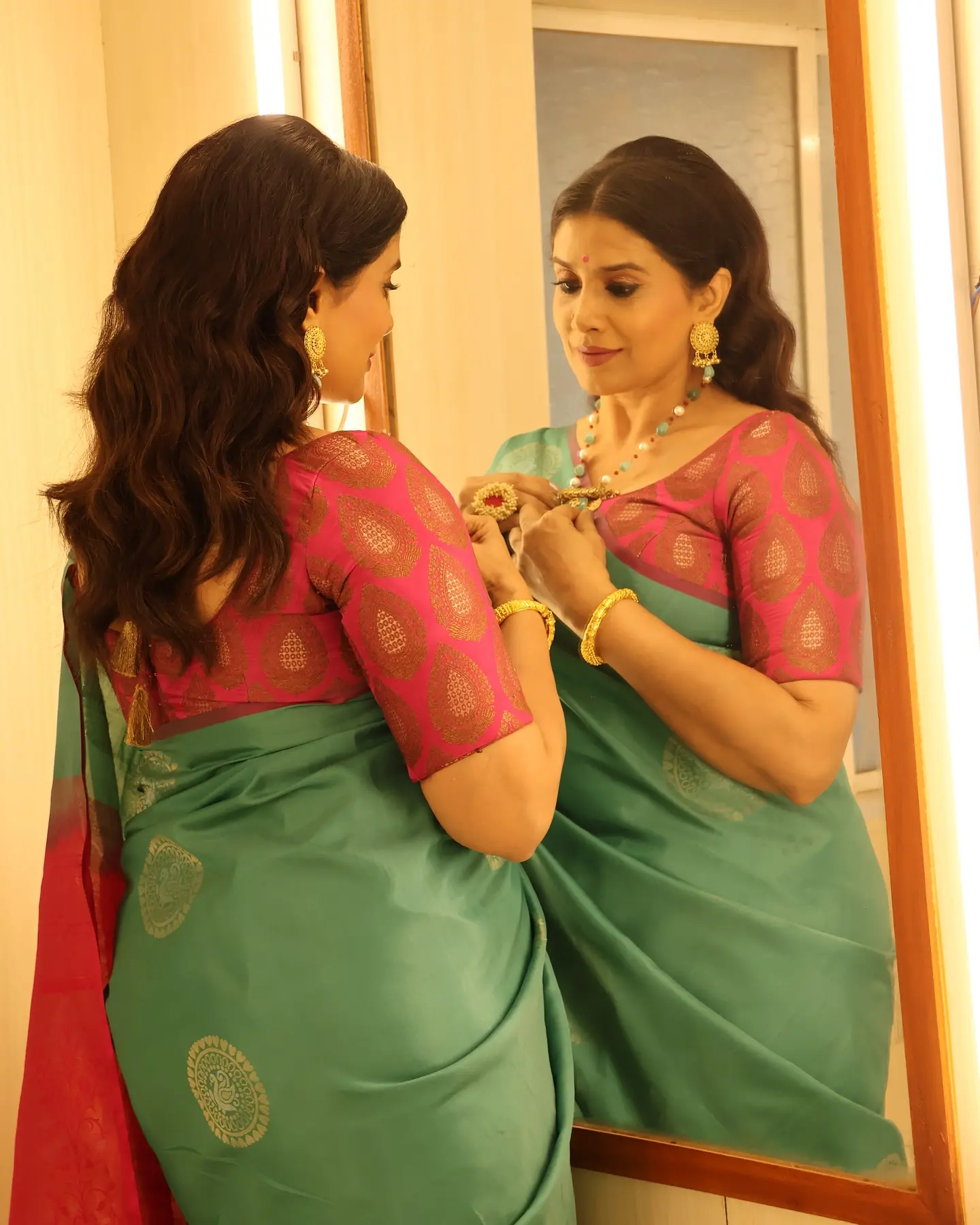 Sonali Kulkarni Shines In Ethereal Nighttime Look