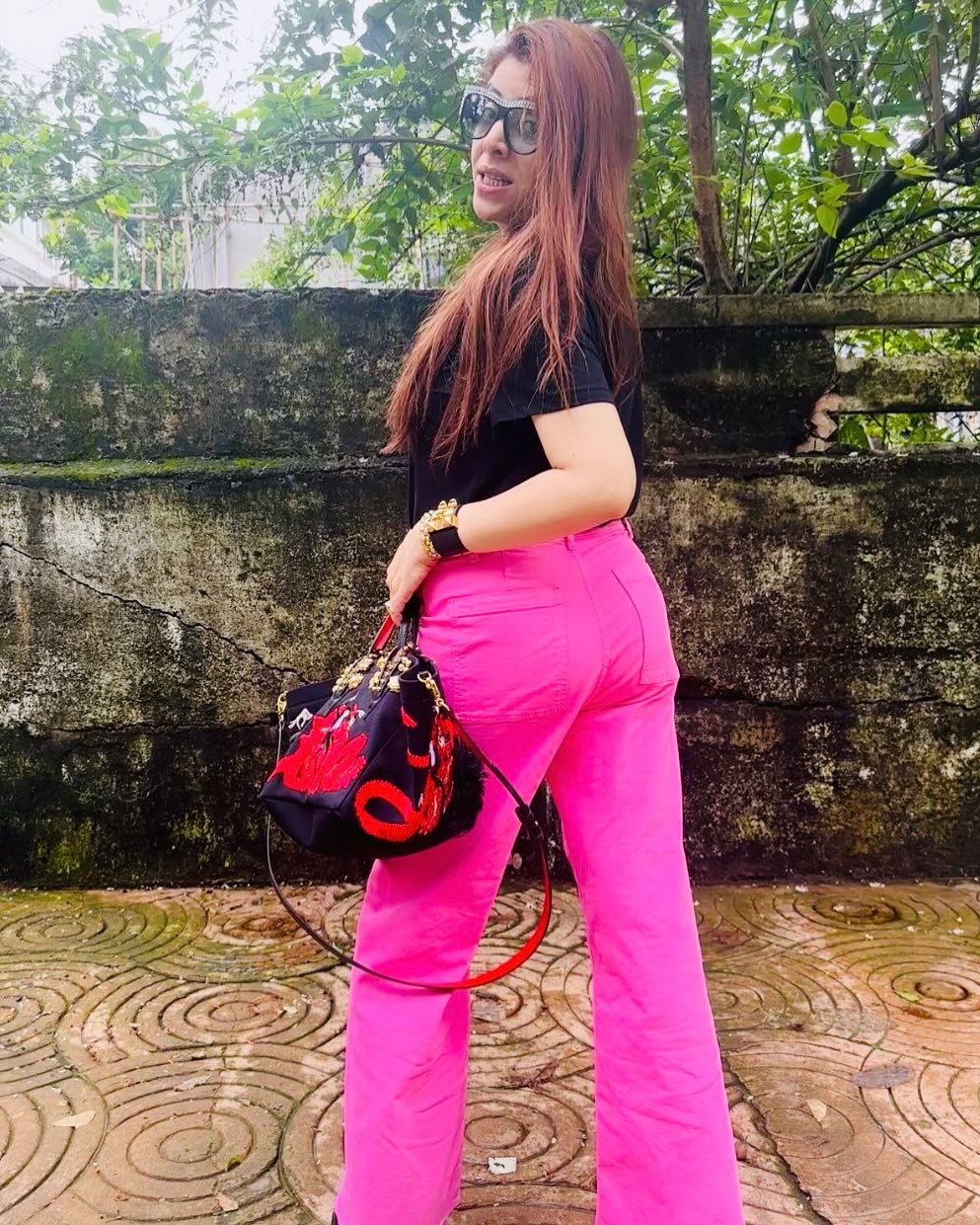 Sonam Khan Shines in Luxurious Pink Ensemble