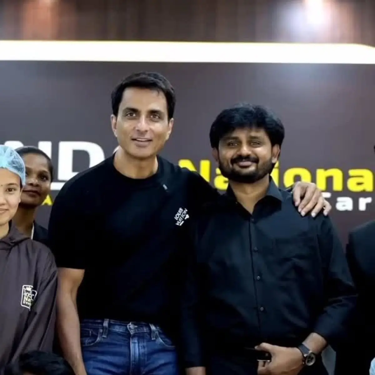 Sonu Sood Praises National Dental Care Service Celebrity Sonu Sood commends expert aligners and implants service at National Dental Care!