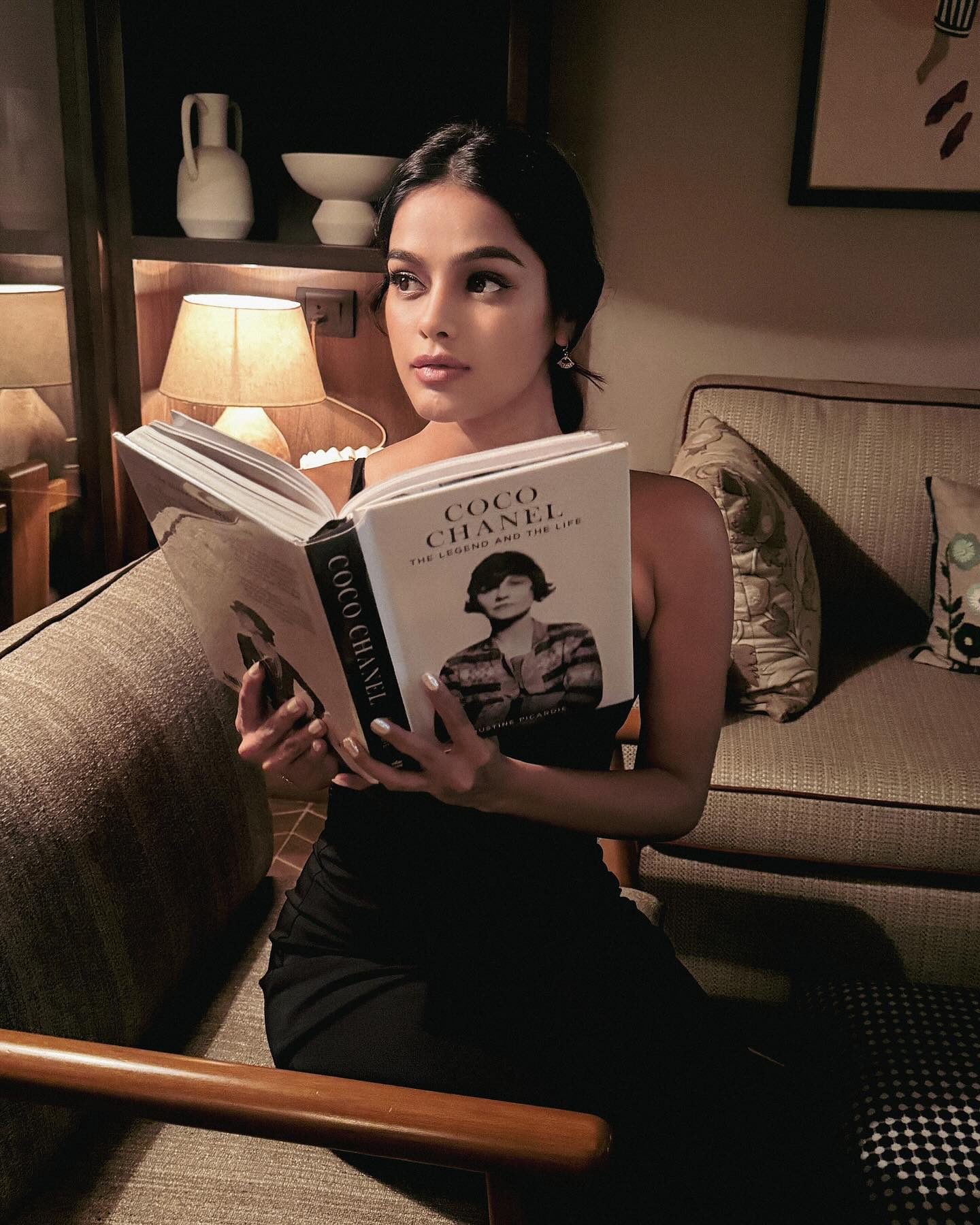 Sonyaa Ayoddhya ditches digital life for pages, diving into a classic literary retreat now.
