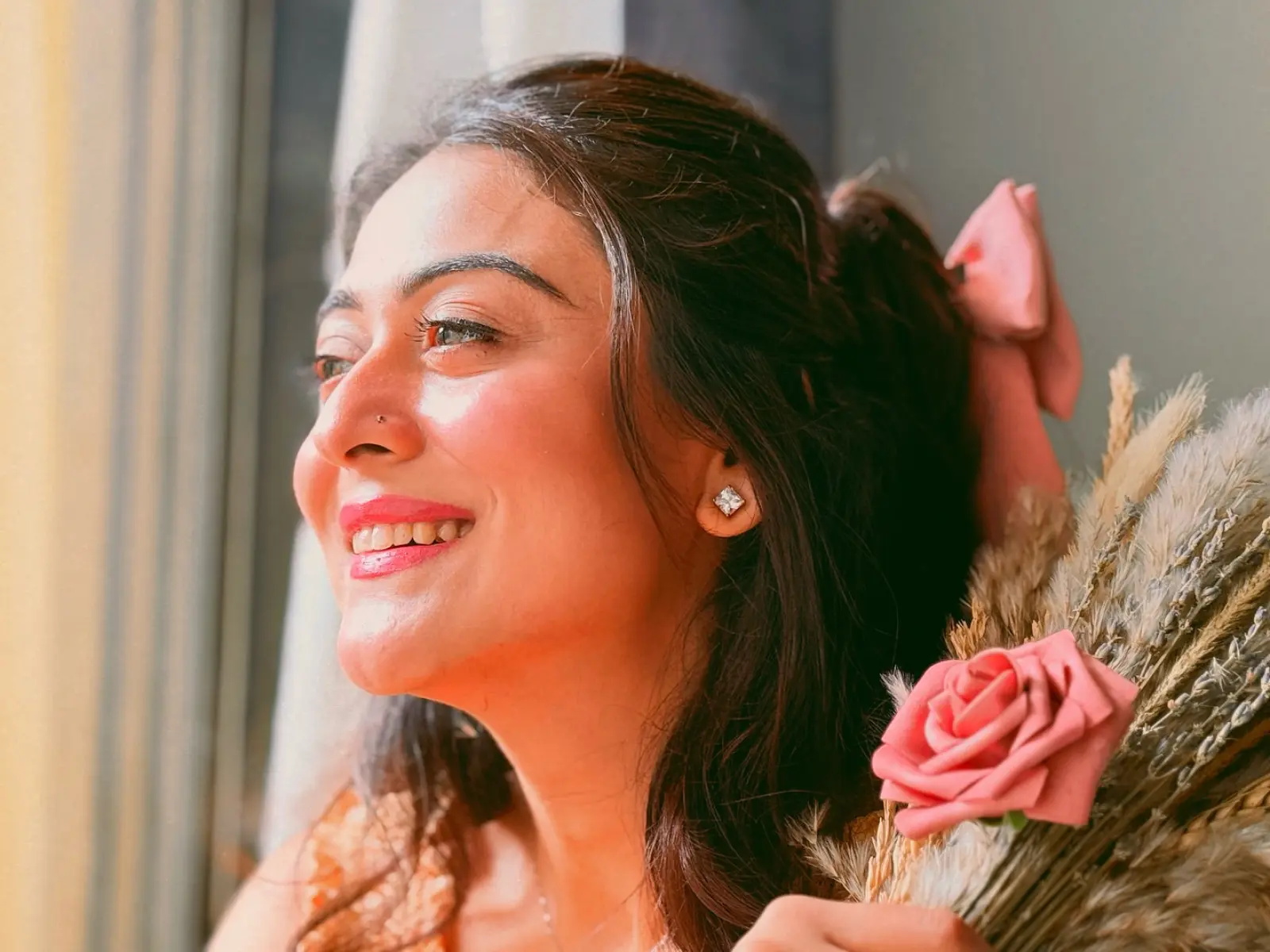 Falaq Naazz Embraces Summer Blooms The actress shares a vibrant display of floral artistry and summer vibes.