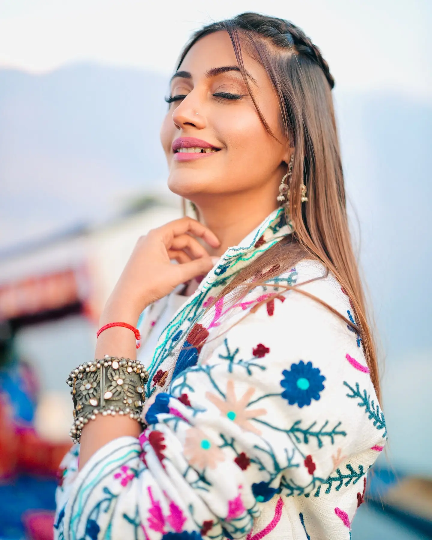 Srinagar Memories: Surbhi Chandna Captures Timeless Moments