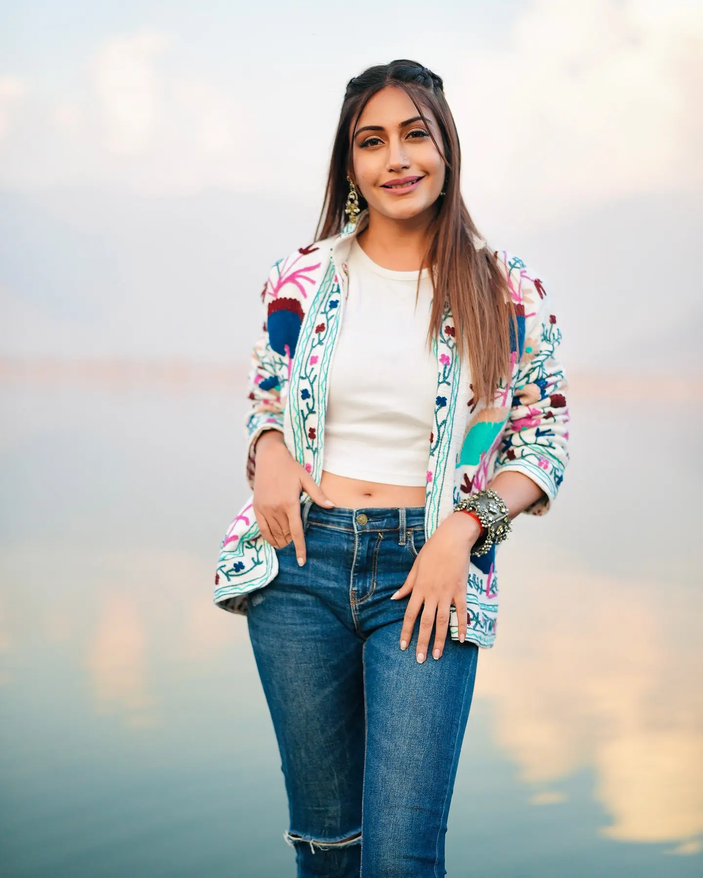 Srinagar Memories: Surbhi Chandna Captures Timeless Moments