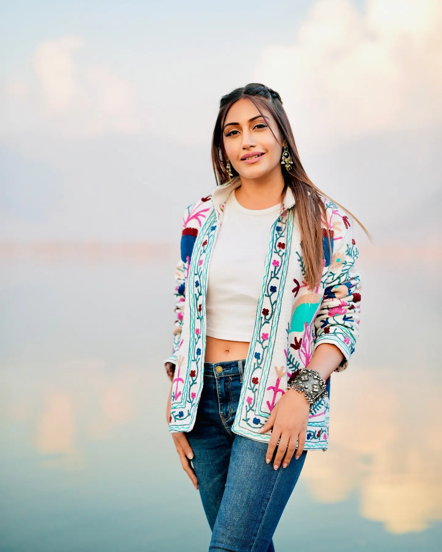 Srinagar Memories: Surbhi Chandna Captures Timeless Moments