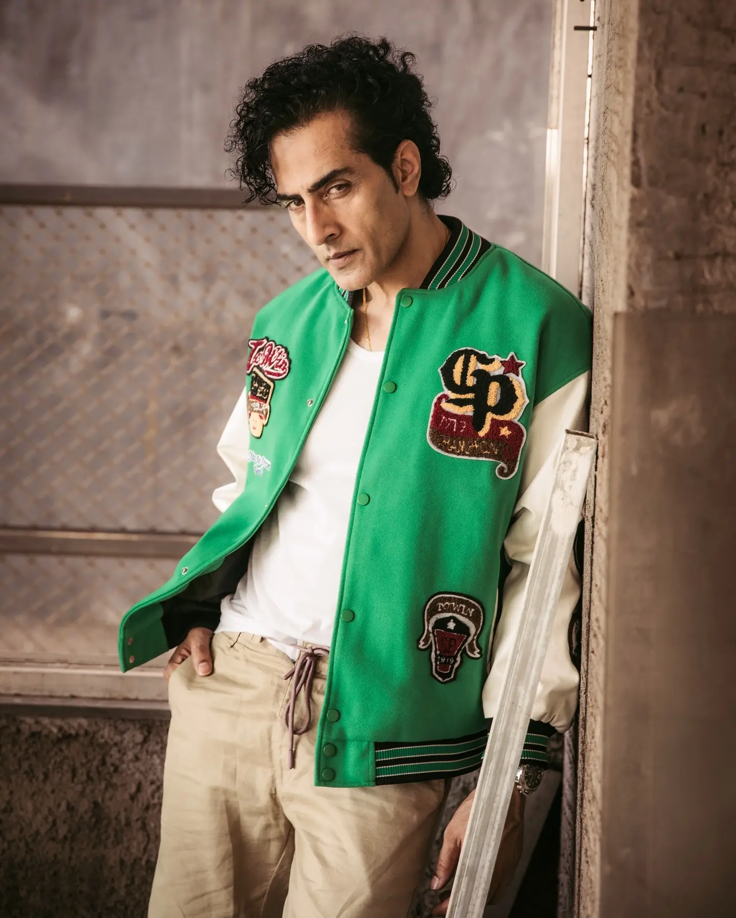 Sudhanshu Pandey Elevates Men’s Fashion & Confidence Pandey redefines men’s style with bold portraits mixing artistic vision and rich tradition.