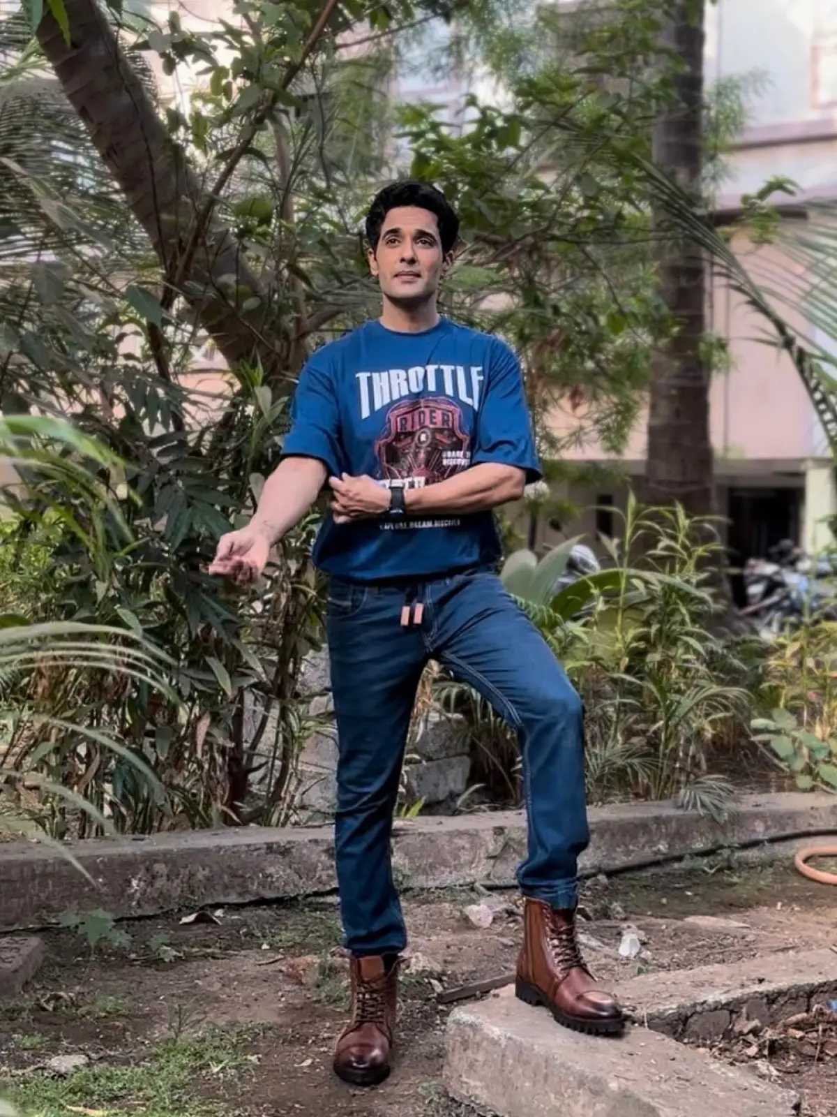 Summer Vibes: Aakash Talwar Embraces Sunshine Aakash Talwar radiates energy capturing summer moments and inspiring sunlit vibes now!!