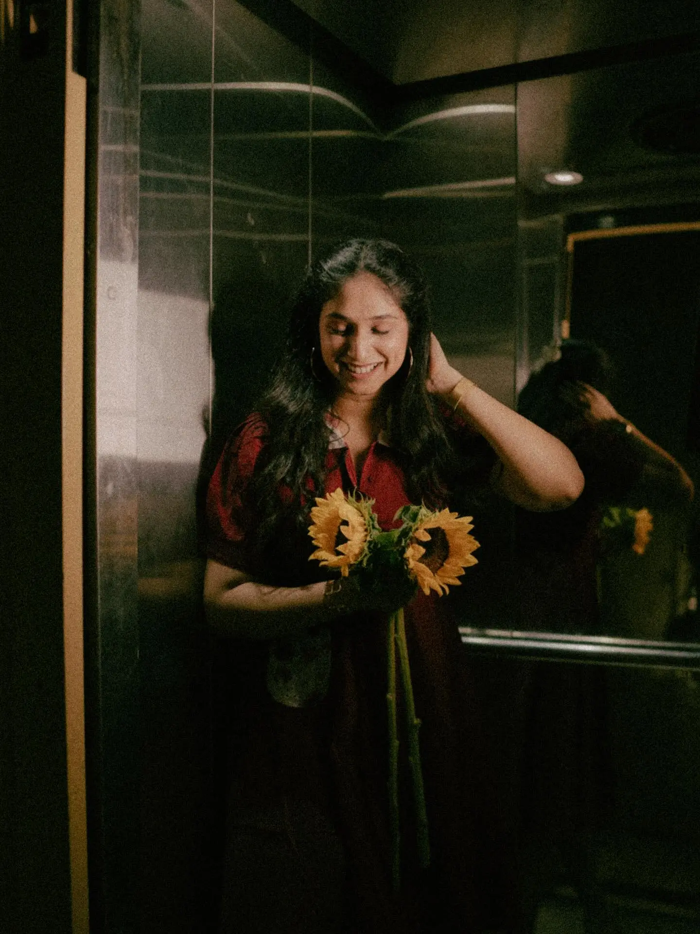 Sunflower Photoshoot Inspires Floral Trends