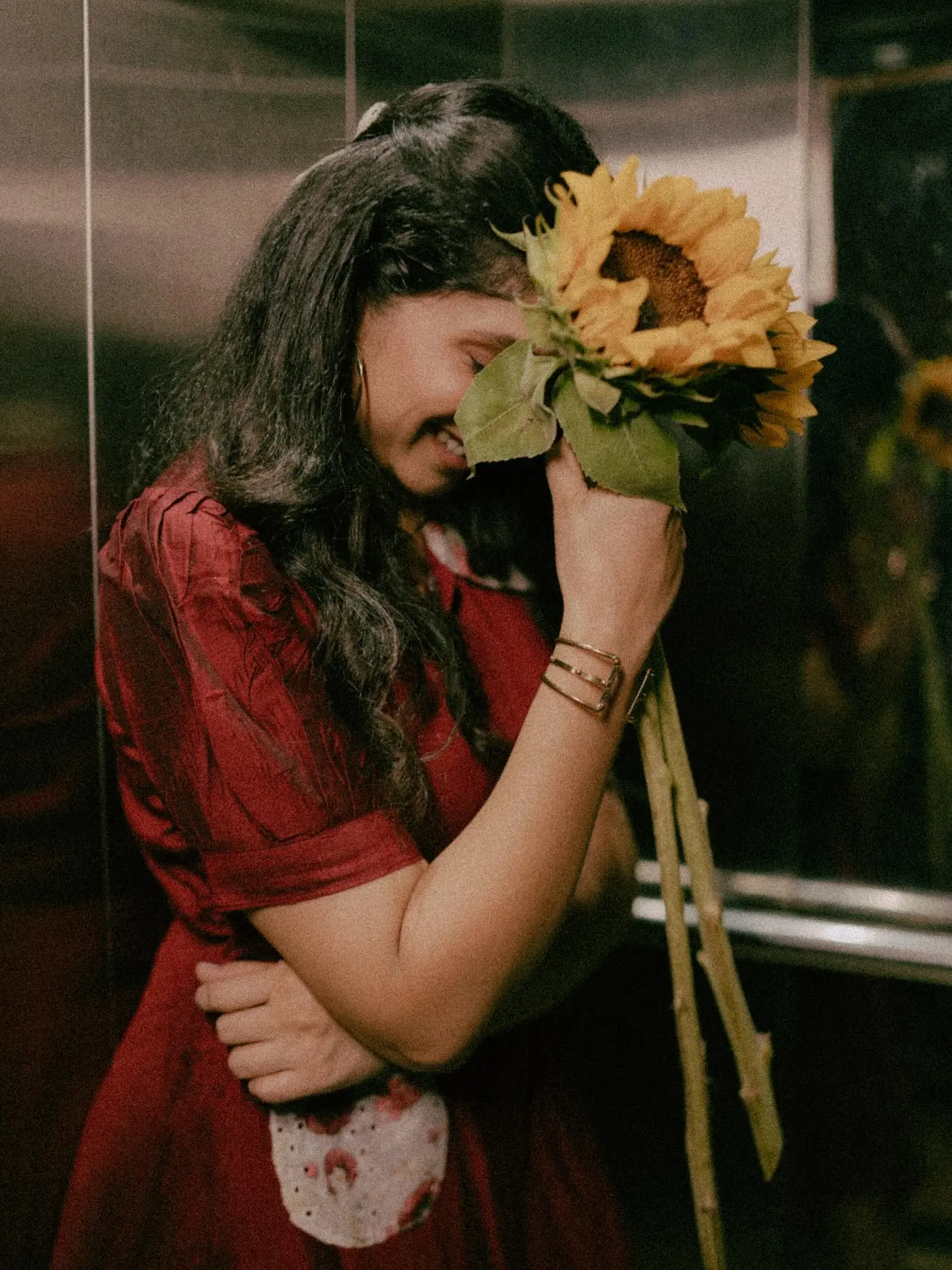 Sunflower Photoshoot Inspires Floral Trends