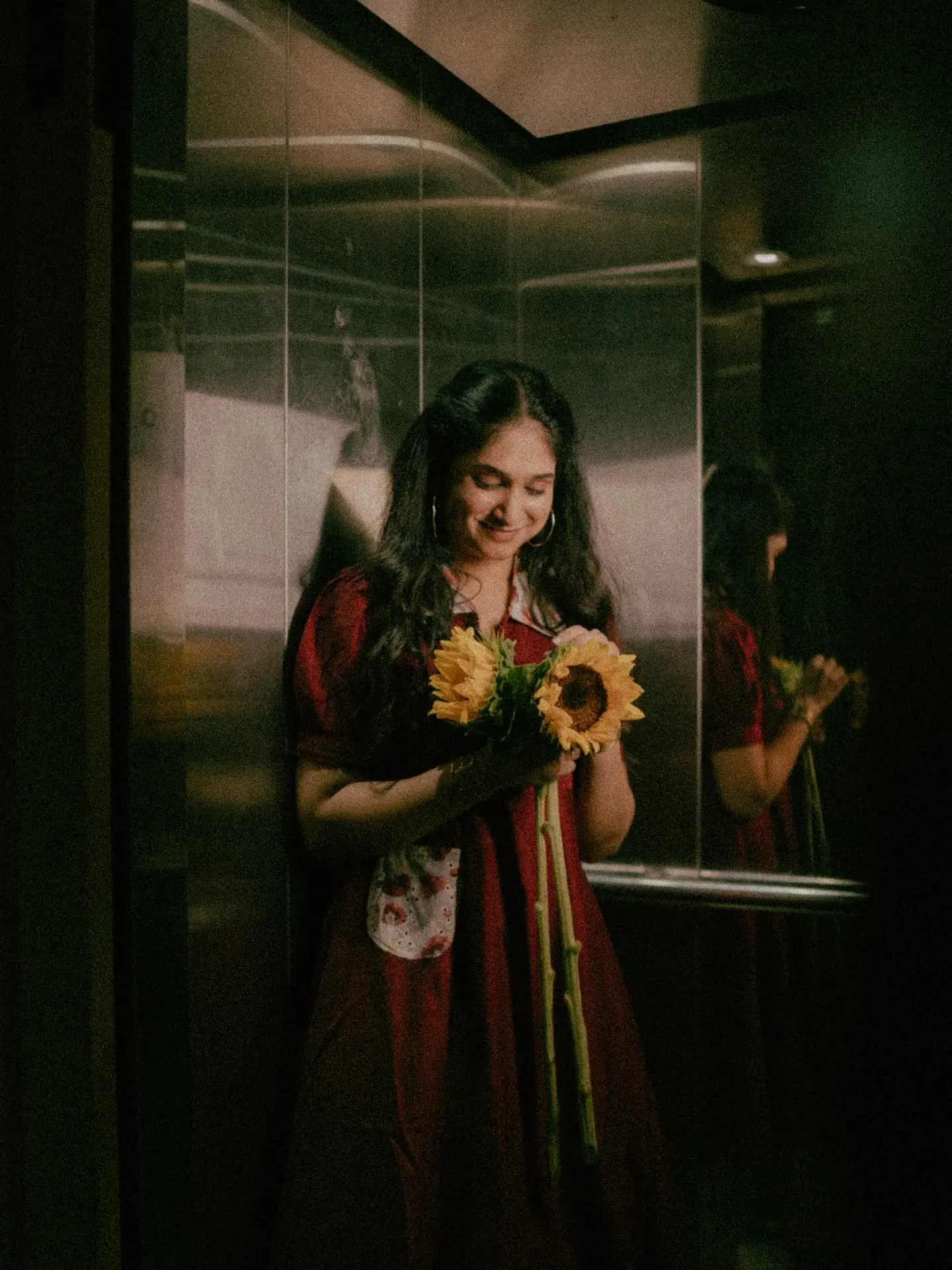 Sunflower Photoshoot Inspires Floral Trends