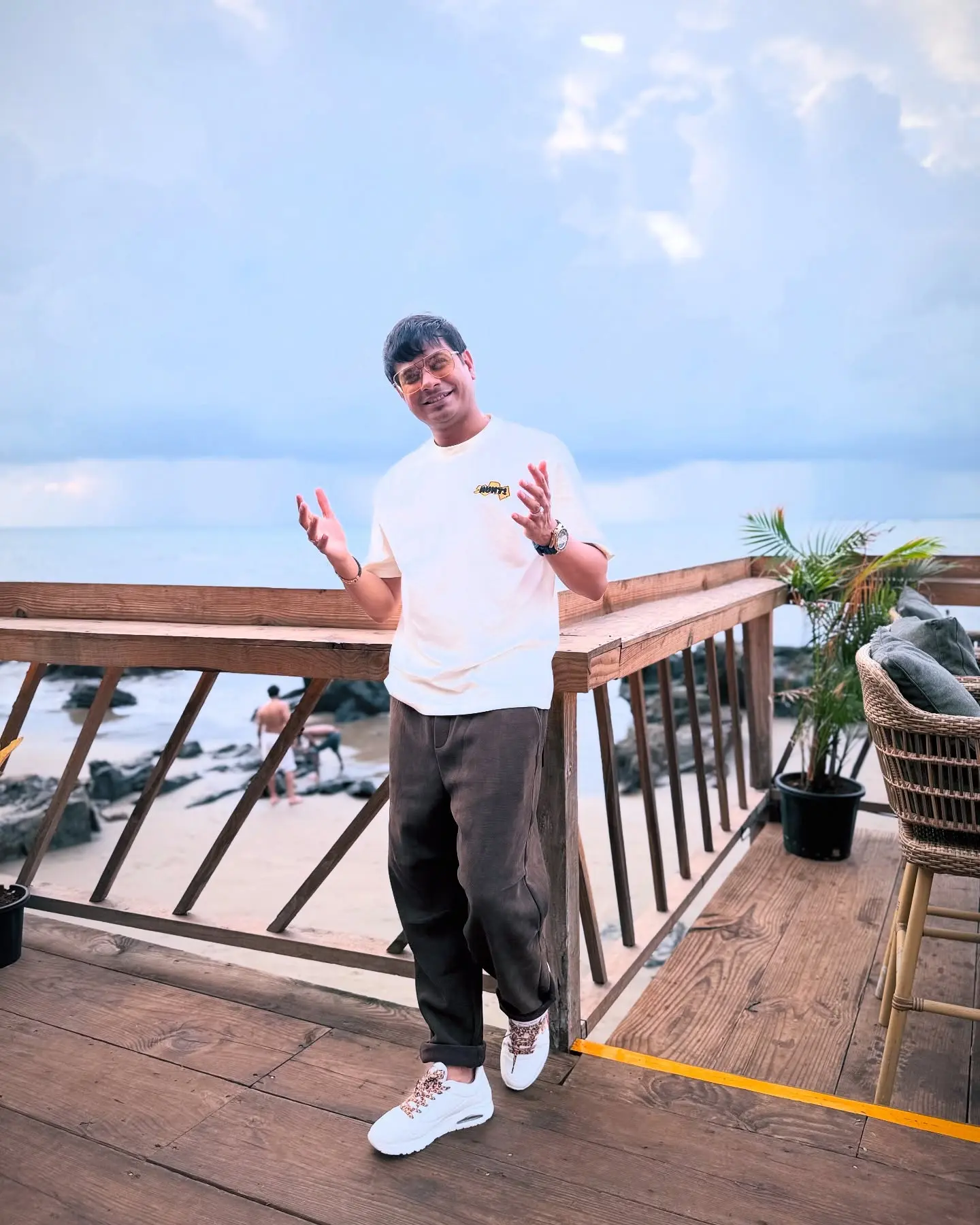 Sunset Soiree In Goa: Vicky D Parekh’s Beach Bliss