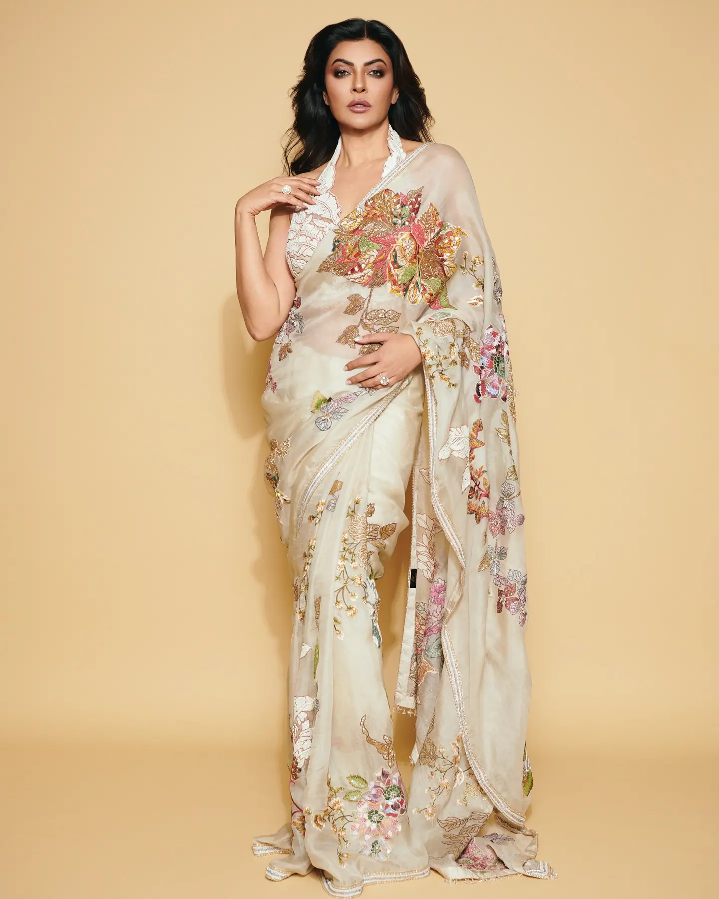 Sushmita Sen’s Graceful Journey In Philippines Elegant saree style meets travel flair as Sushmita Sen embarks on her Philippines sojourn.