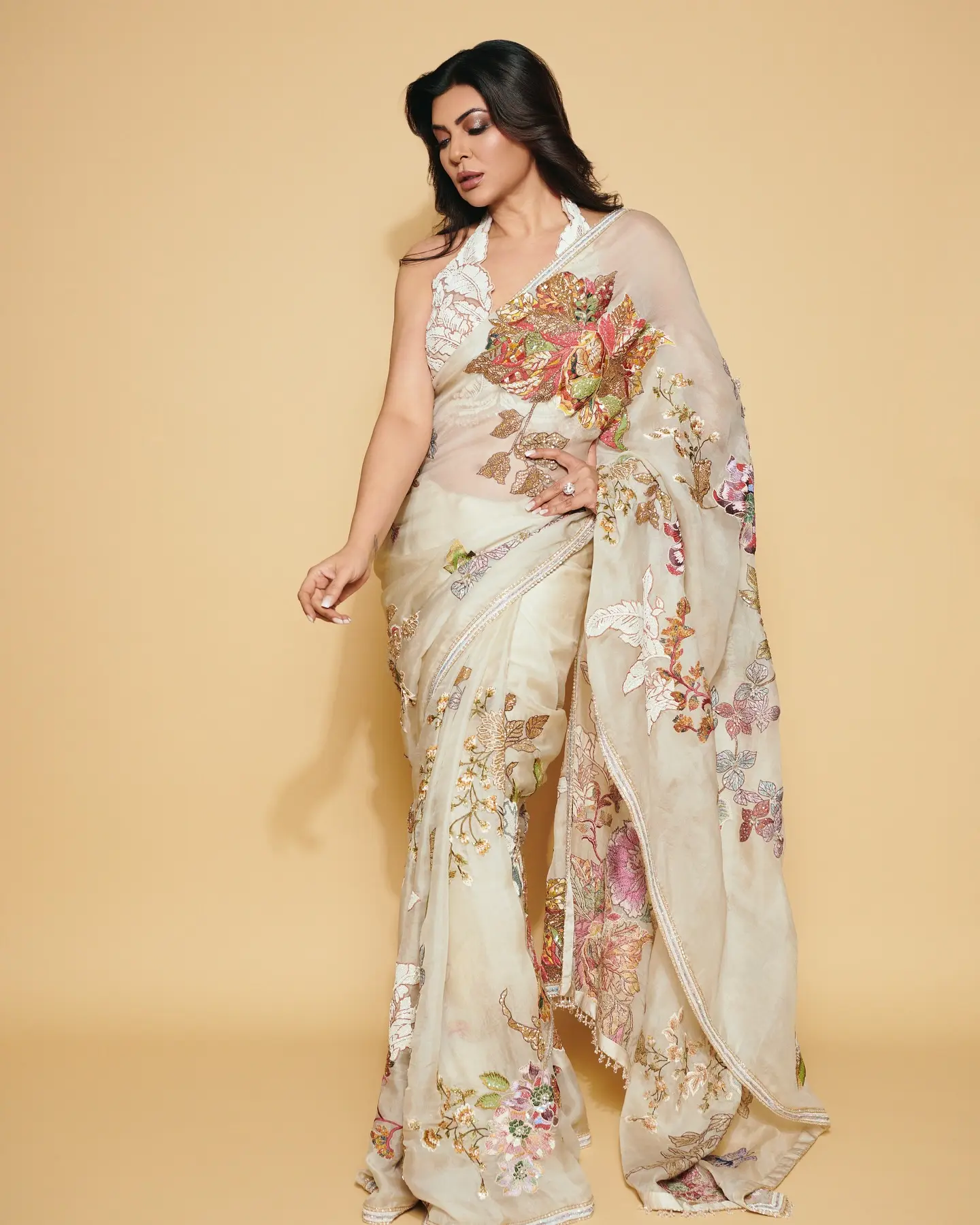 Sushmita Sen’s Graceful Journey In Philippines