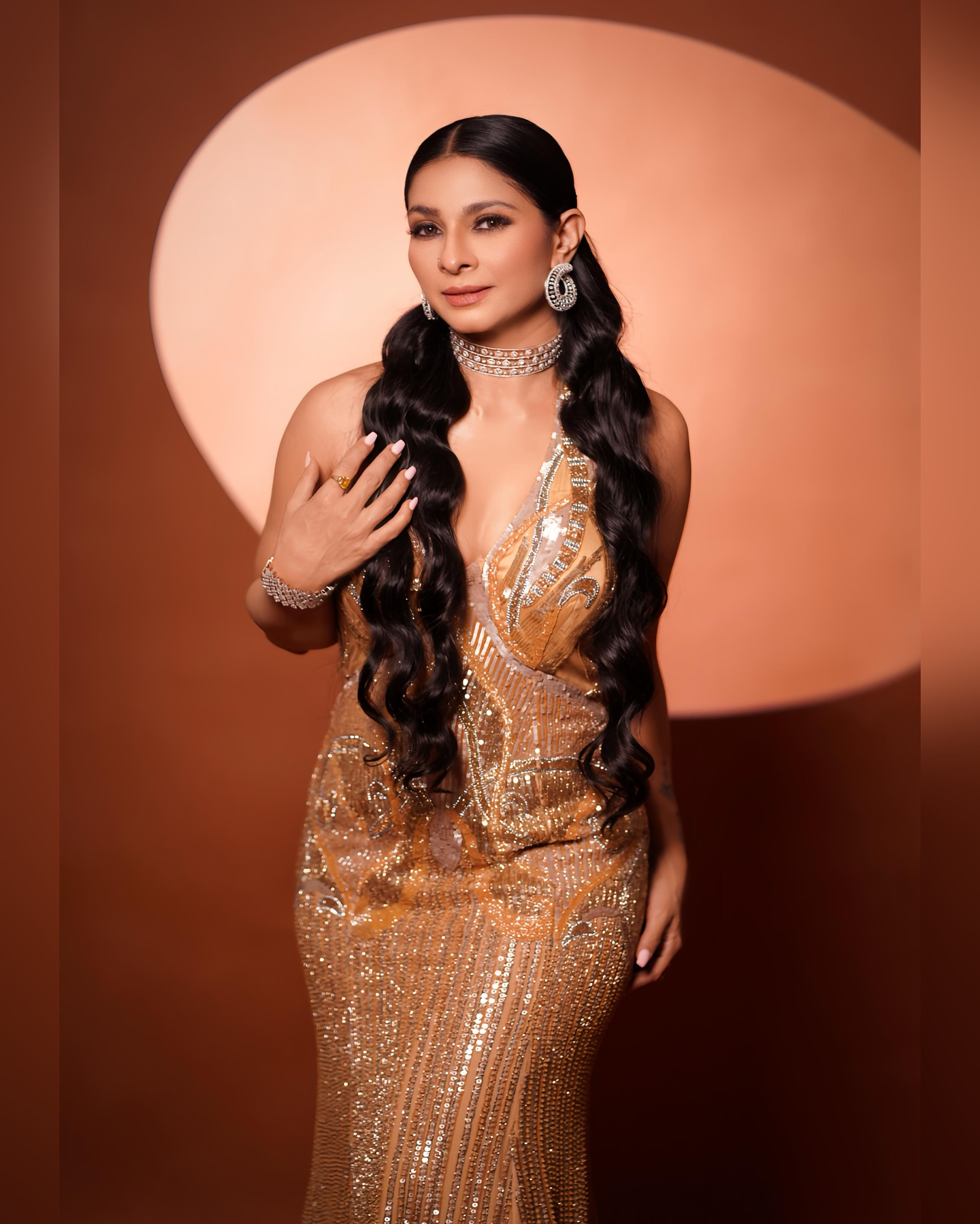Tanisha Mukerji Flaunts Confidence In Party Wear A dynamic look crafted with bold styling and creative teamwork that inspires confidence!!!