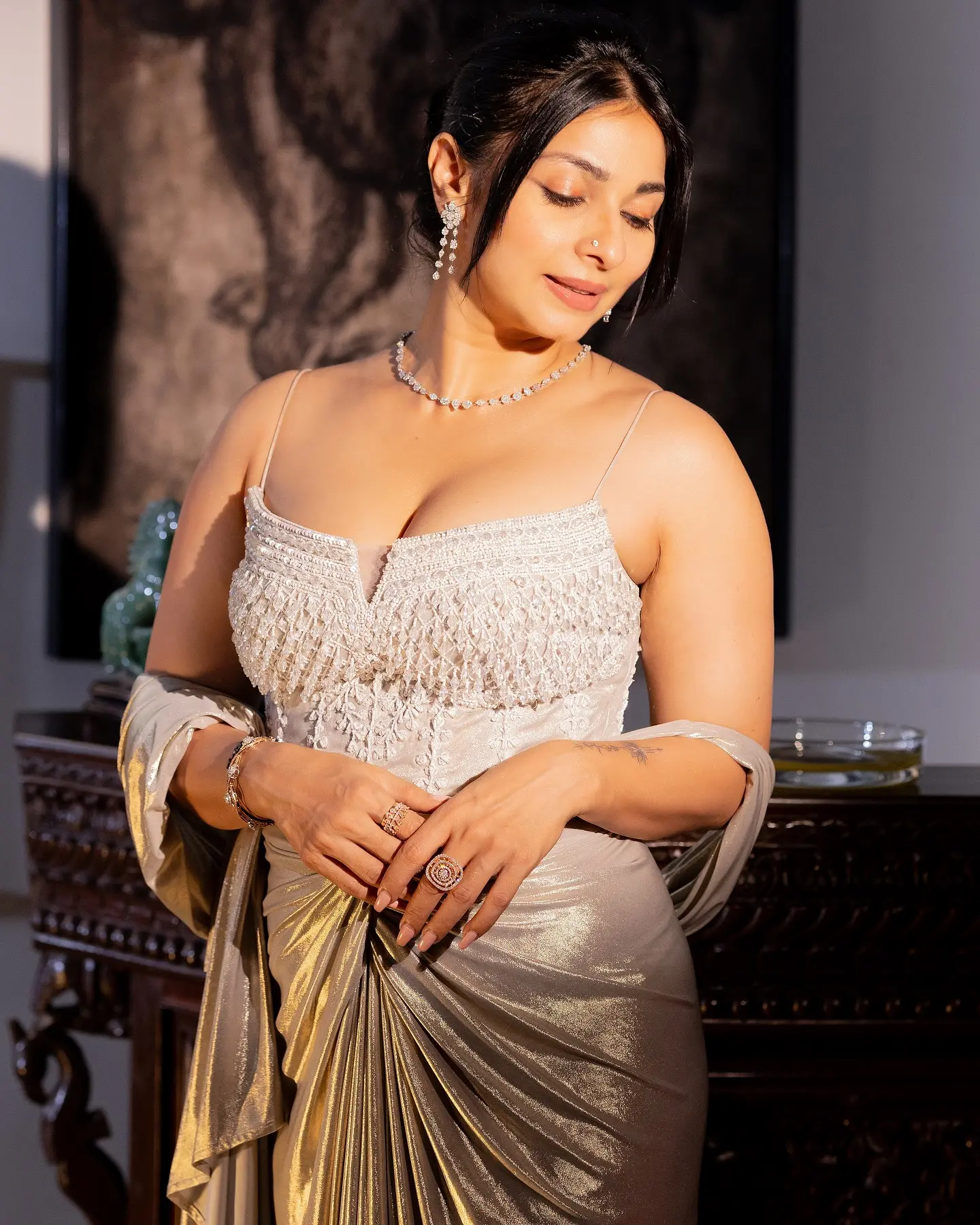 Tanisha Mukerji Wows In Cultural Saree Elegance