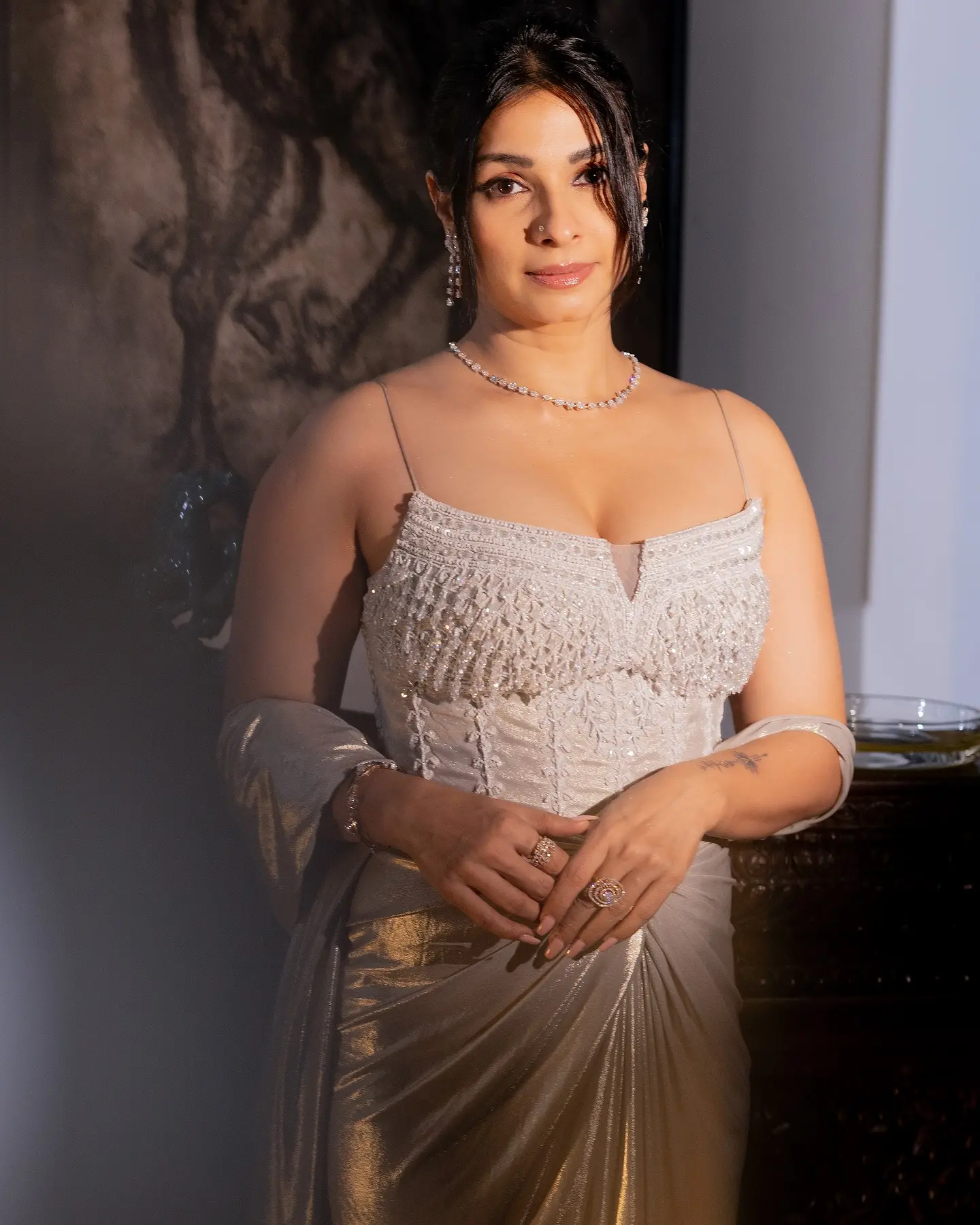 Tanisha Mukerji Wows In Cultural Saree Elegance