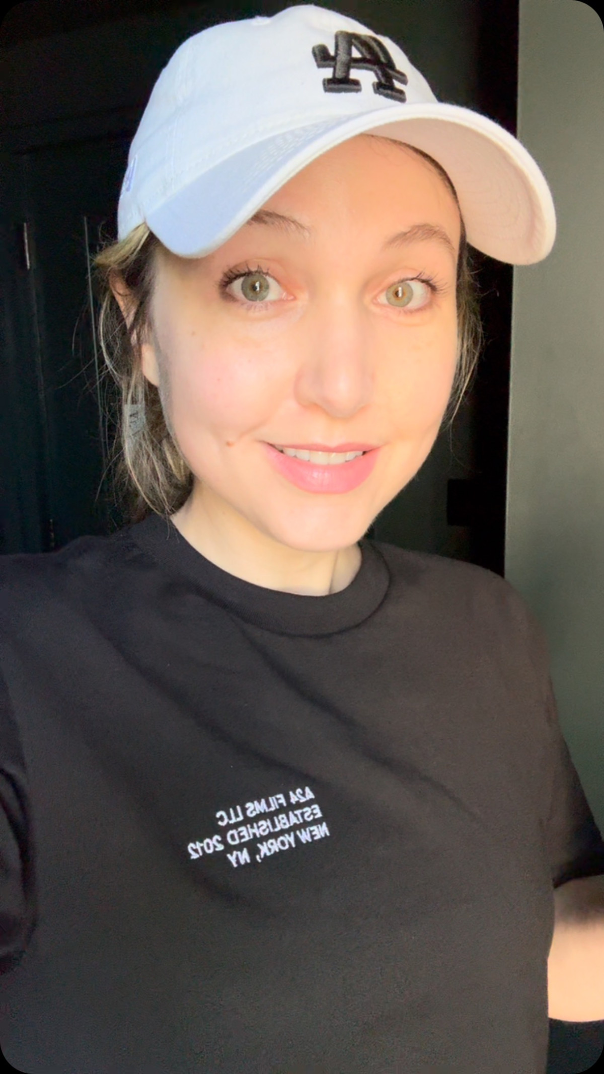 Comedian Taylor Tomlinson sends a warm Mother’s Day wish to all facing harsh hardships!!!!