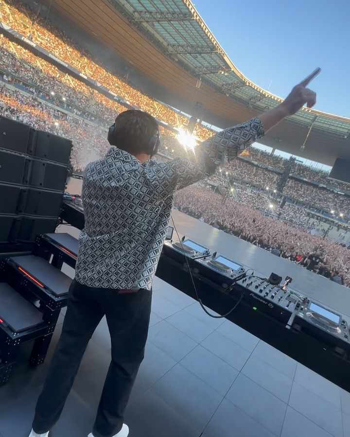 Tiësto Shines In Paris