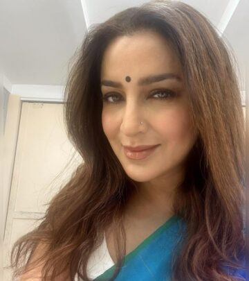 Tisca Chopra dons a timeless saree, fusing rich heritage with contemporary chic allure!!