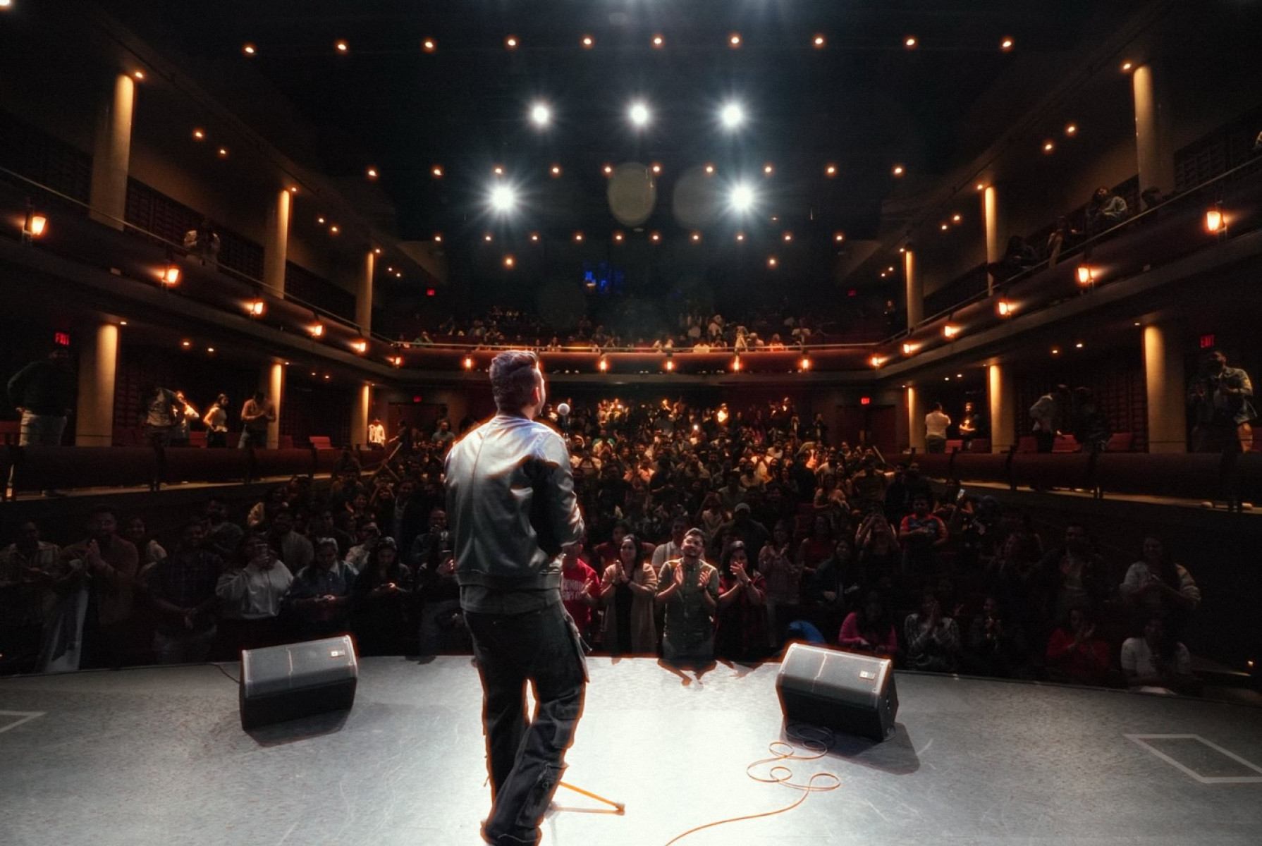 Toronto, Tum Prem Ho: Manhar Seth’s Heartfelt Salute Manhar Seth’s heartfelt salute to Toronto captivates fans in his vibrant Instagram post.!!