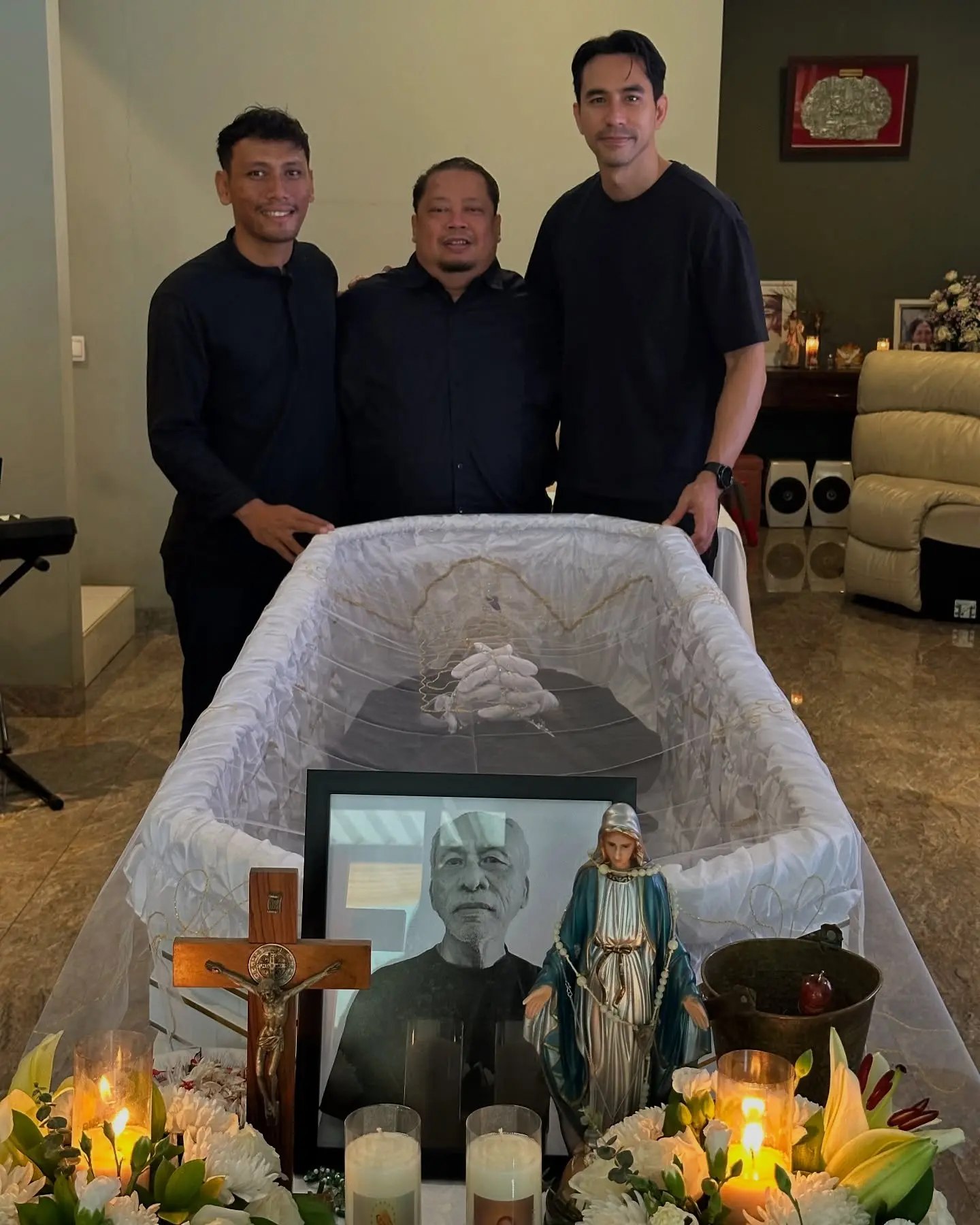 Tribute Service For Eyang