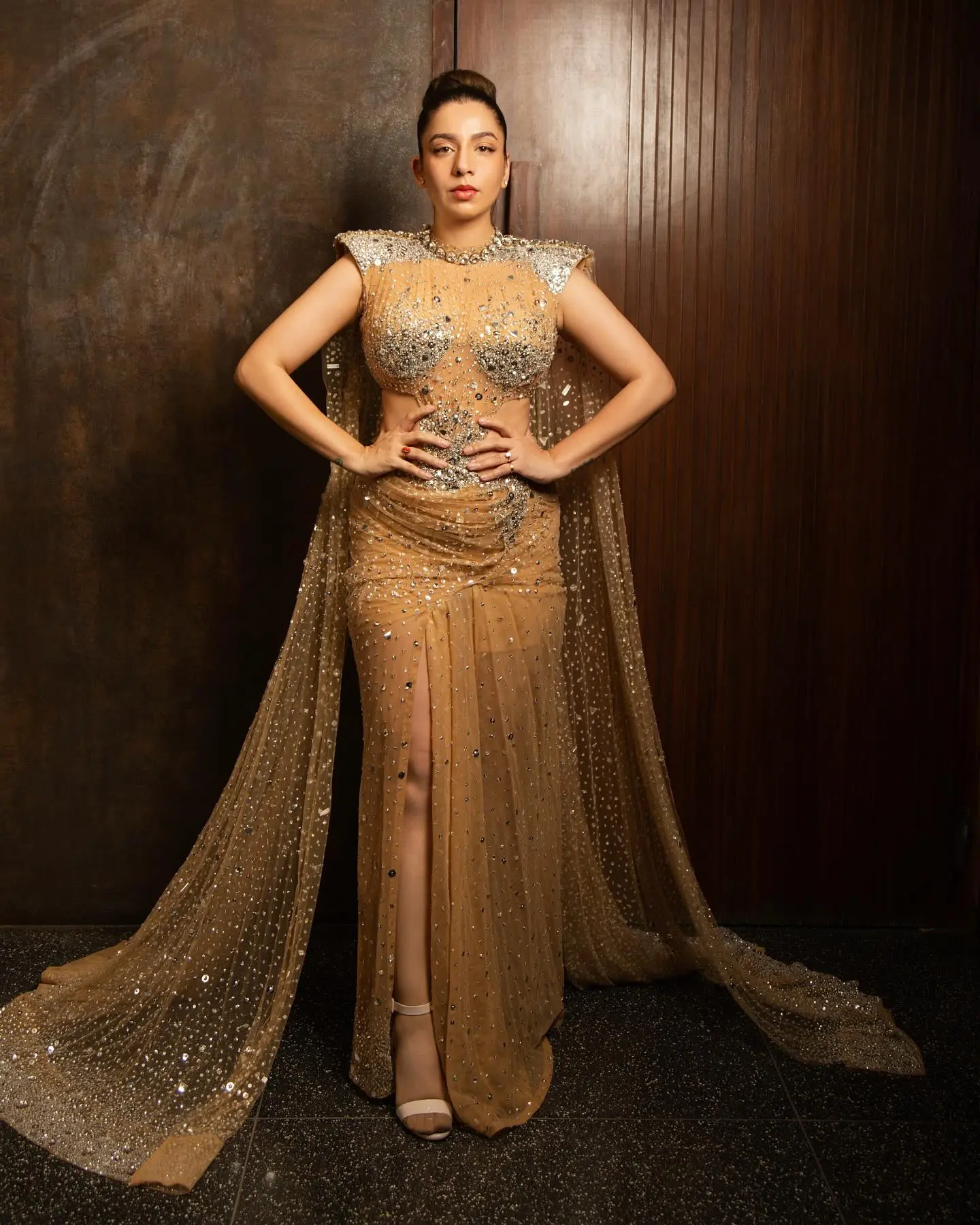 Trophy Look: Abu Jani Sandeep Khosla At Zee Cine Awards Strutting in couture, Abu Jani Sandeep Khosla stuns boldly en route to Zee Cine Awards Wow