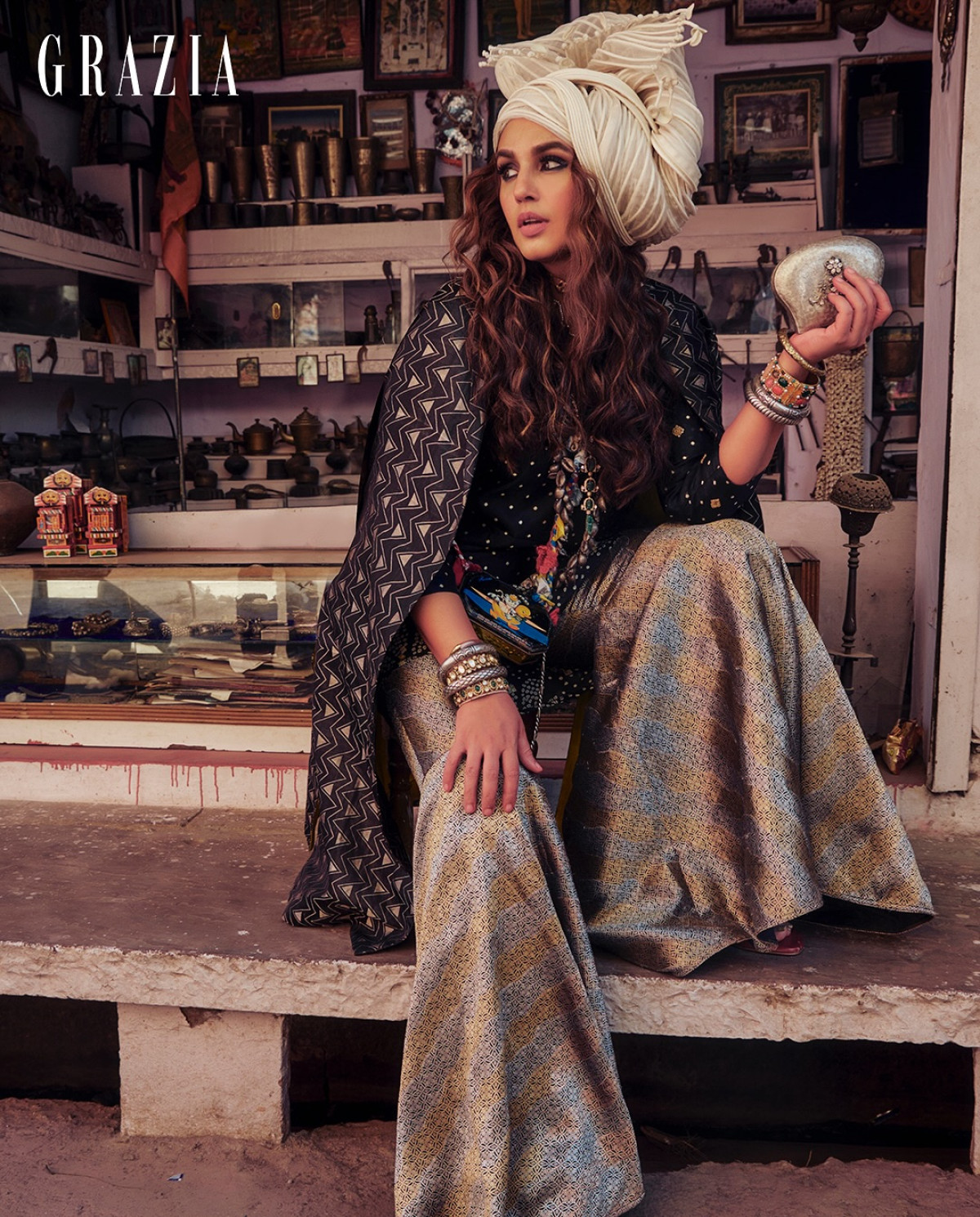 In a turbaned look, Huma Qureshi, fuses heritage with modern style, dazzling readers now!