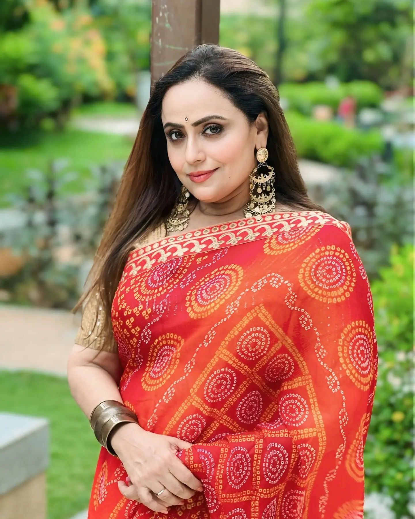 Vaishnavi Mahant Embraces The Fiery Charm Of Gulmohar Star Vaishnavi celebrates the vibrant elegance and charm of the striking gulmohar tree!!!