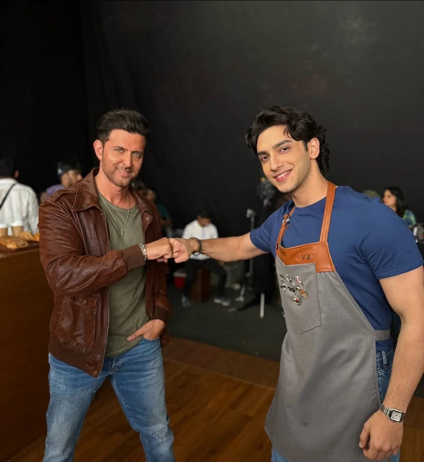 Vedang Raina & Hrithik Roshan Captured In Fan Moment Social media abuzz as Vedang Raina’s fanboy moment for Hrithik leaves fans ecstatic today.