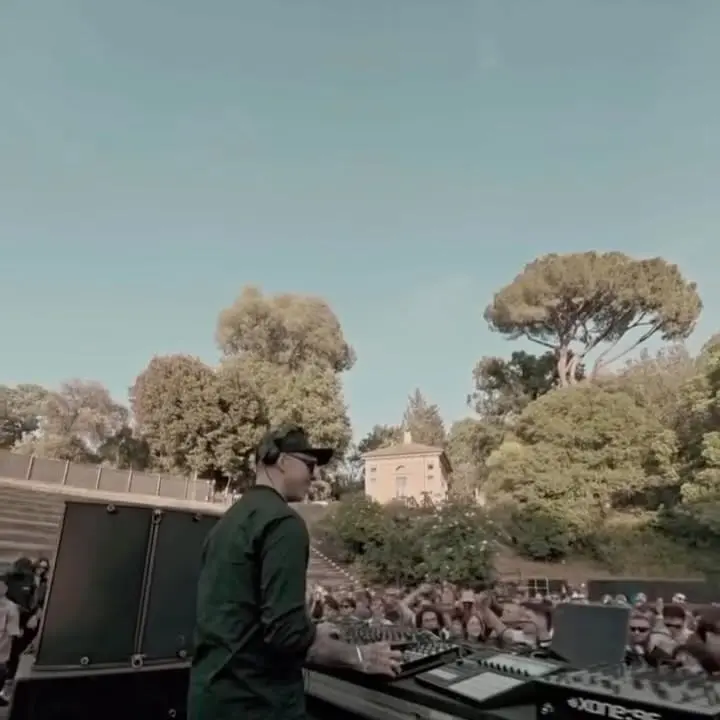 Verso Festival Shines in Paris