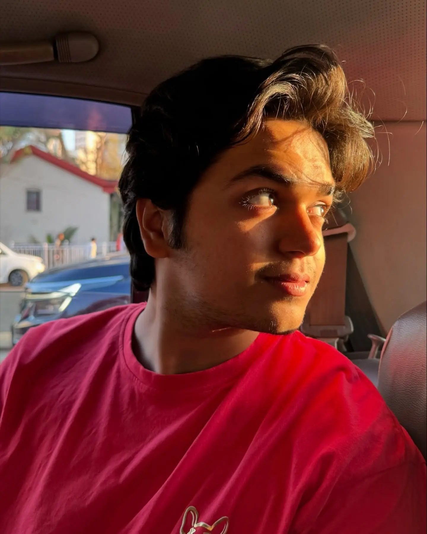 Vishesh Bansal’s Nostalgic Song Moment From a soulful caption to a warm throwback, the actor stuns with musical recollection now.